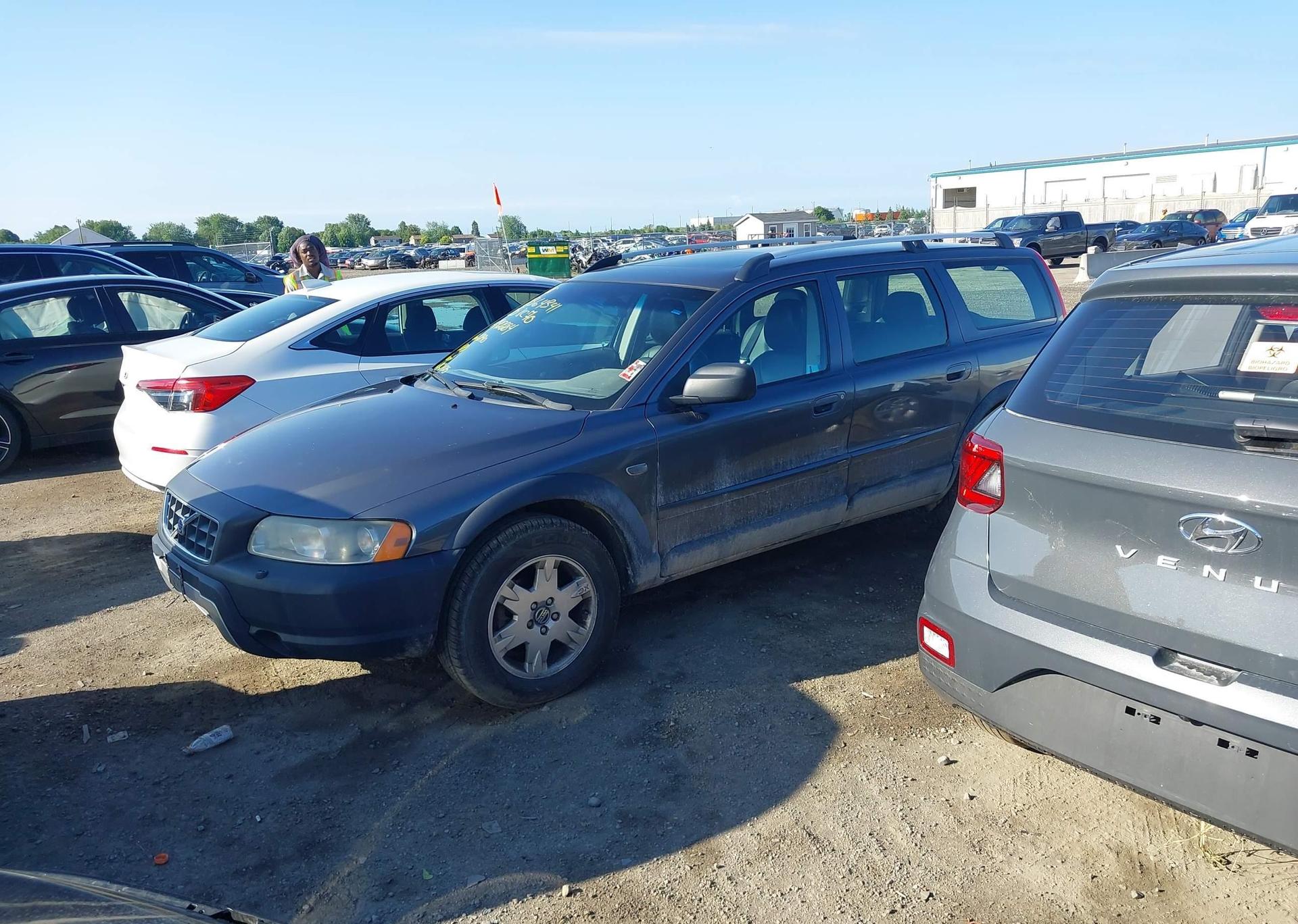 2005 VOLVO XC70