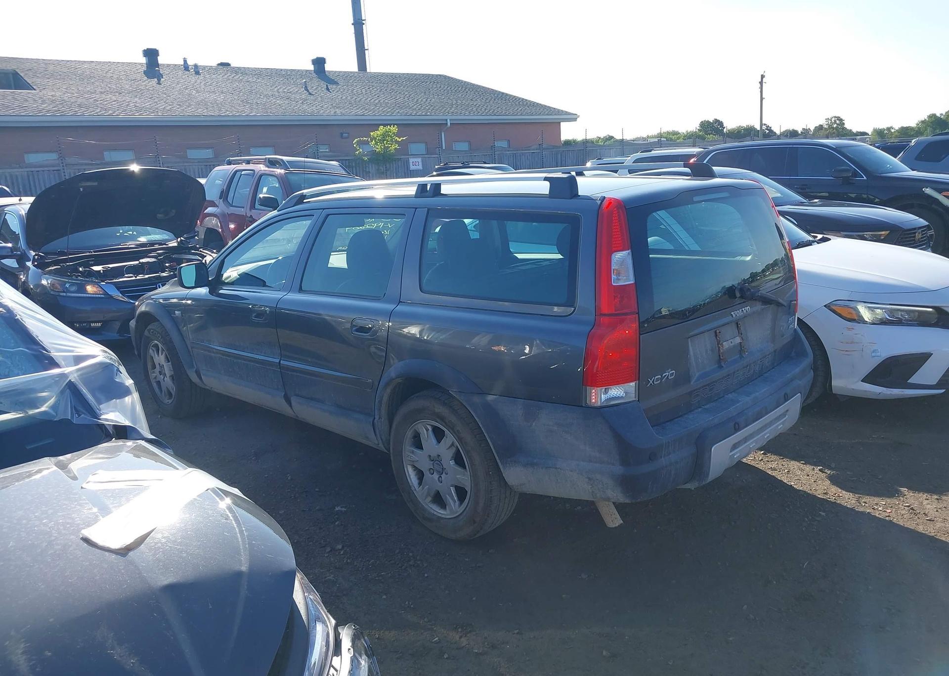 2005 VOLVO XC70