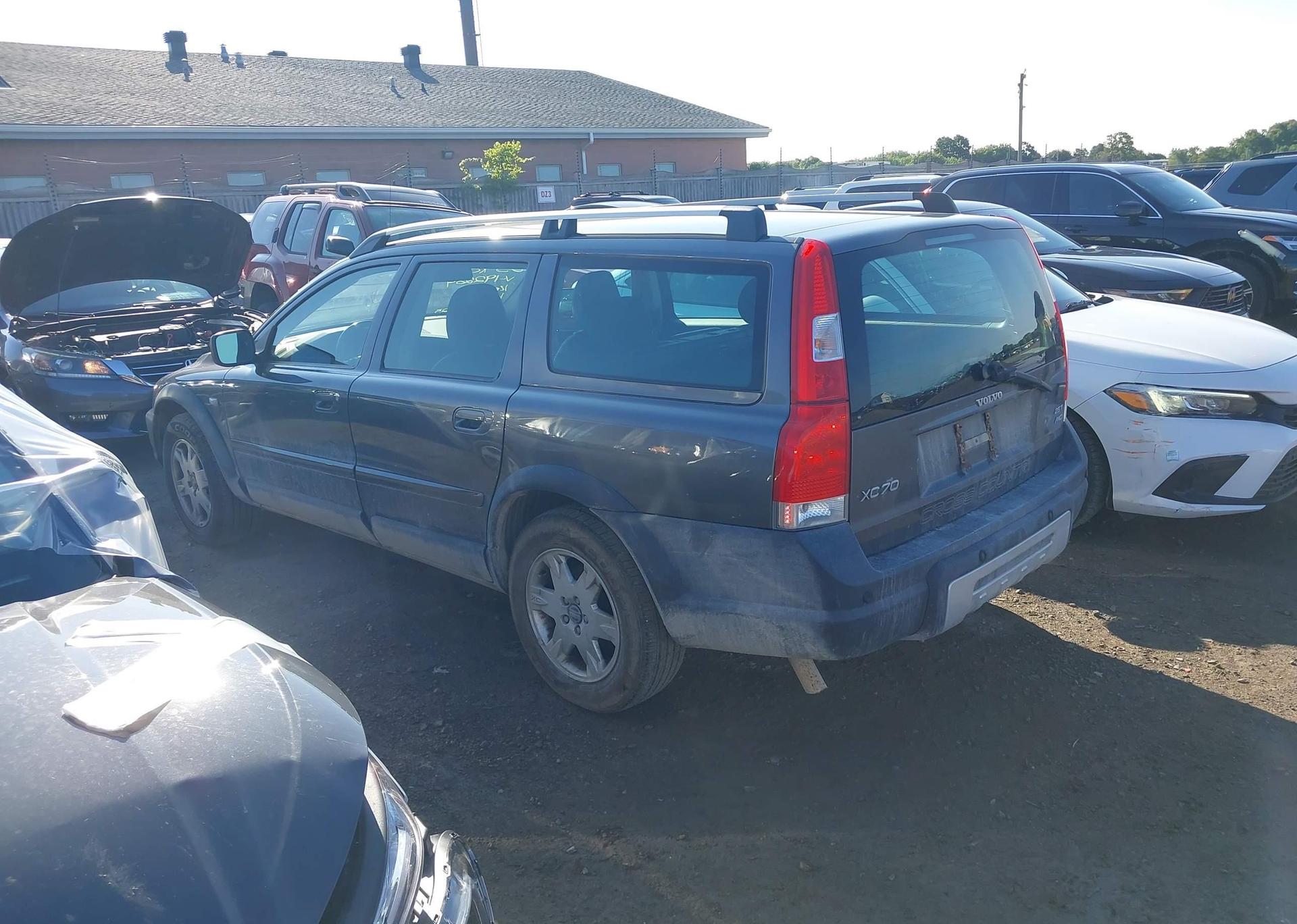 2005 VOLVO XC70