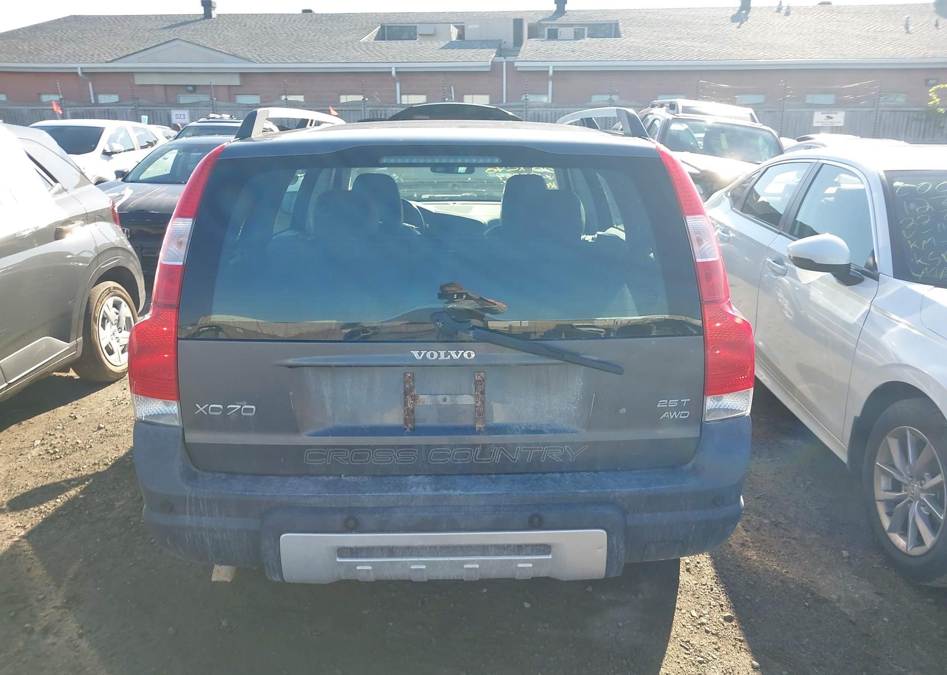 2005 VOLVO XC70