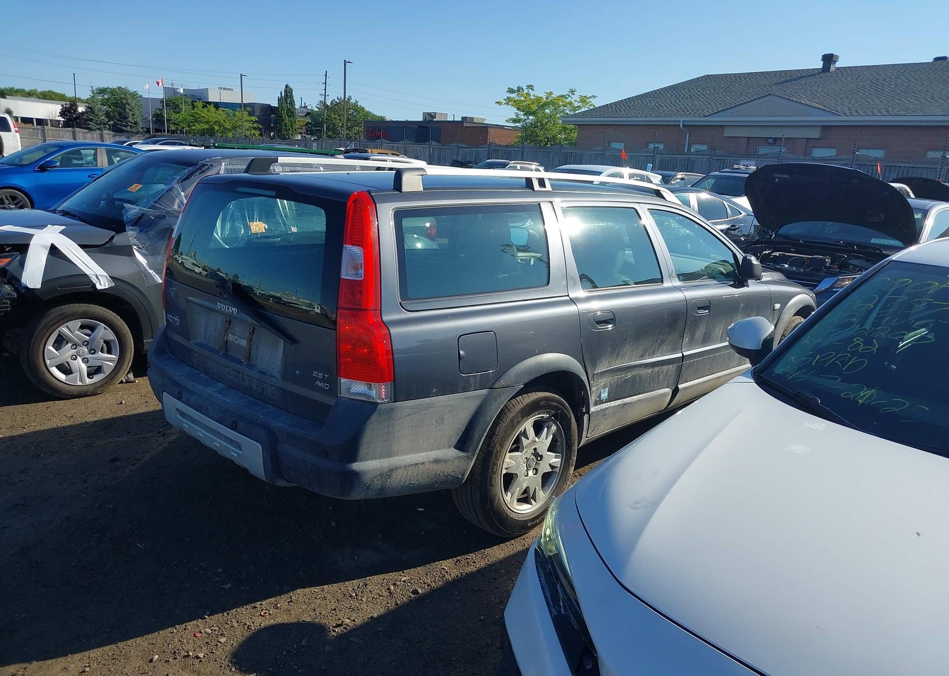2005 VOLVO XC70