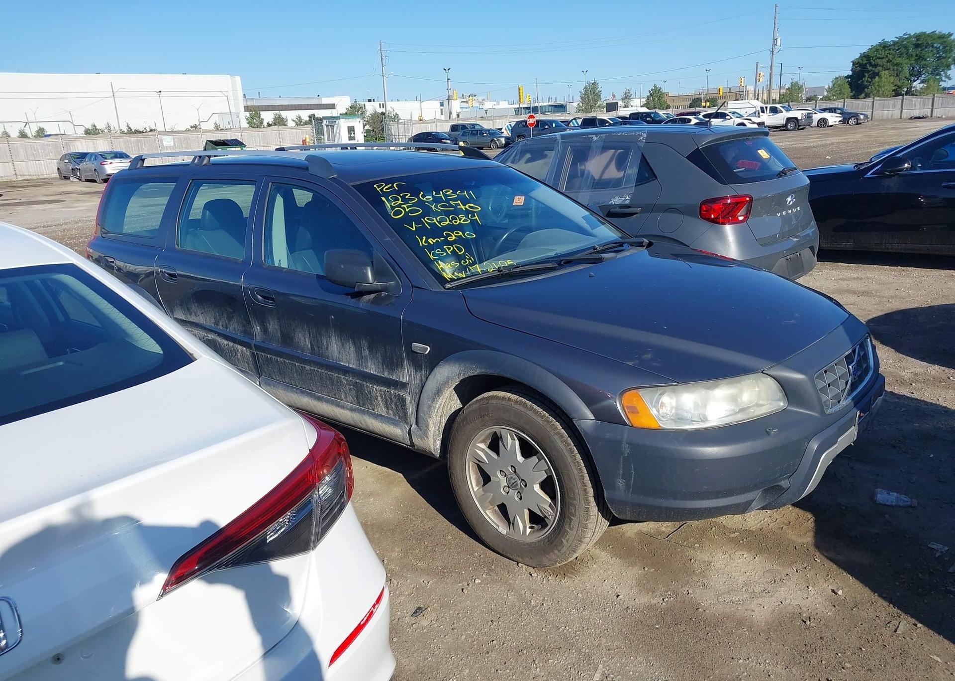 2005 VOLVO XC70