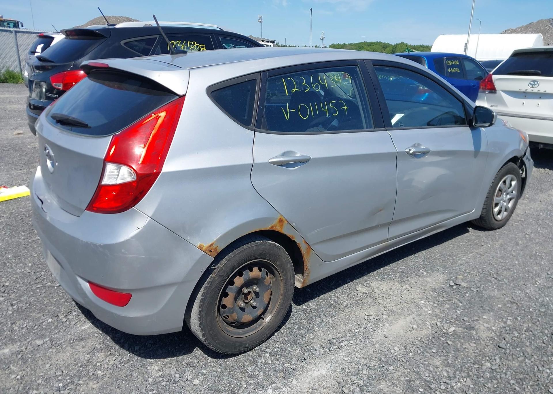 2012 HYUNDAI ACCENT GLS
