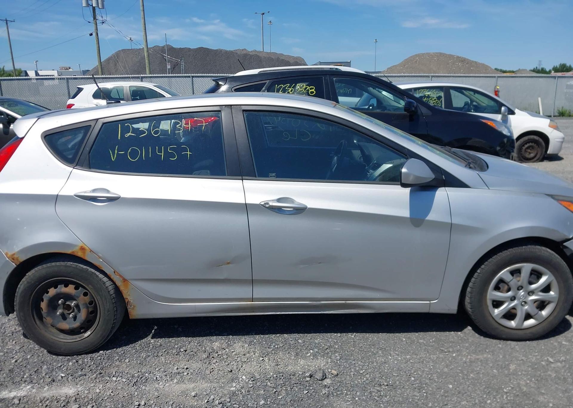 2012 HYUNDAI ACCENT GLS