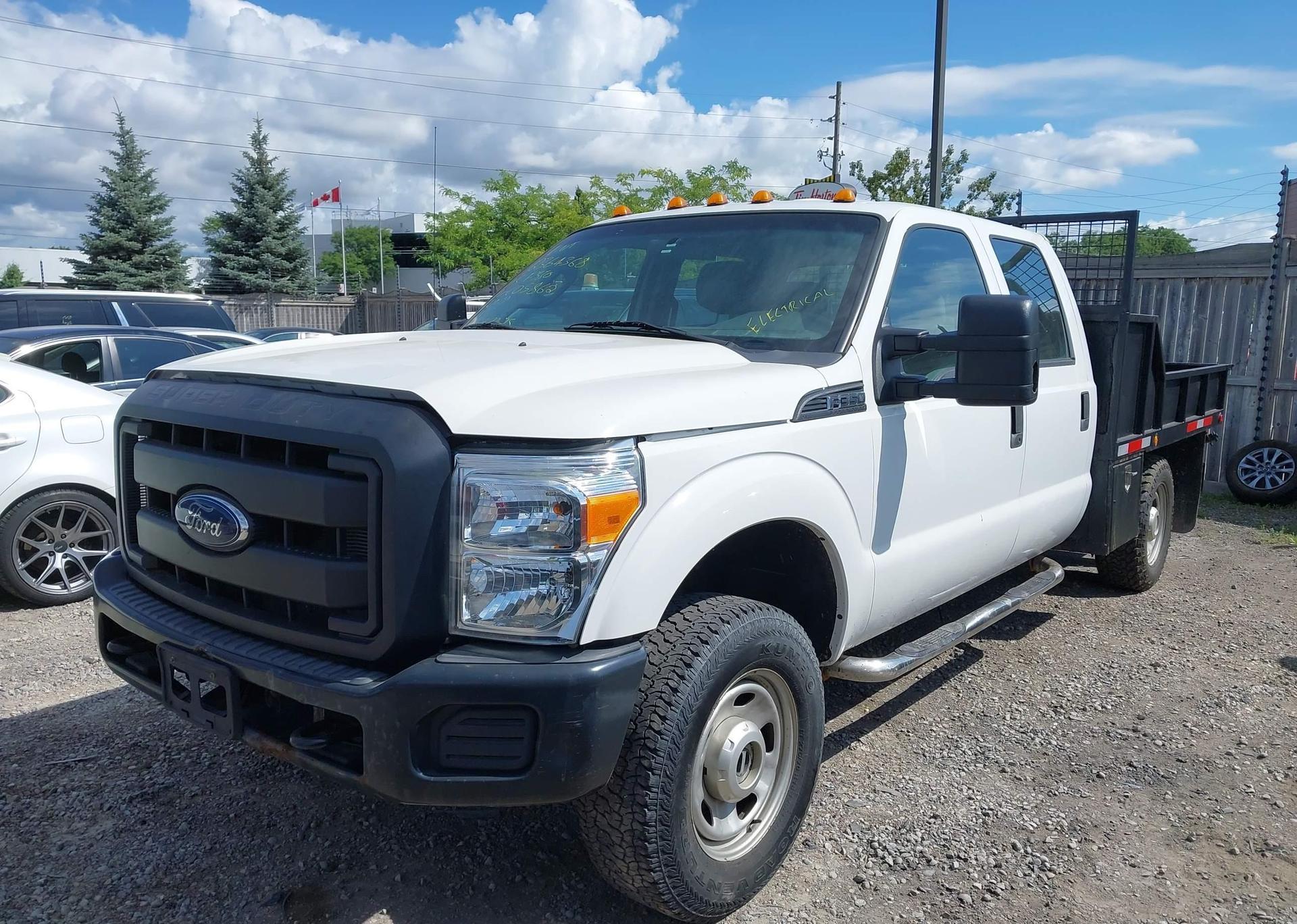 2015 FORD F-350 CHASSIS XL