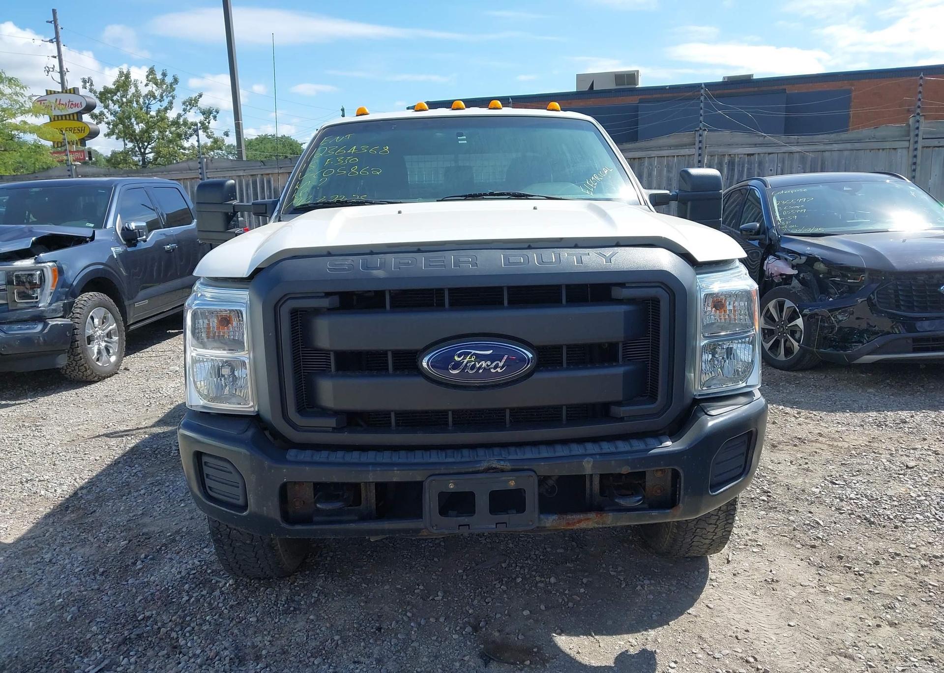 2015 FORD F-350 CHASSIS XL