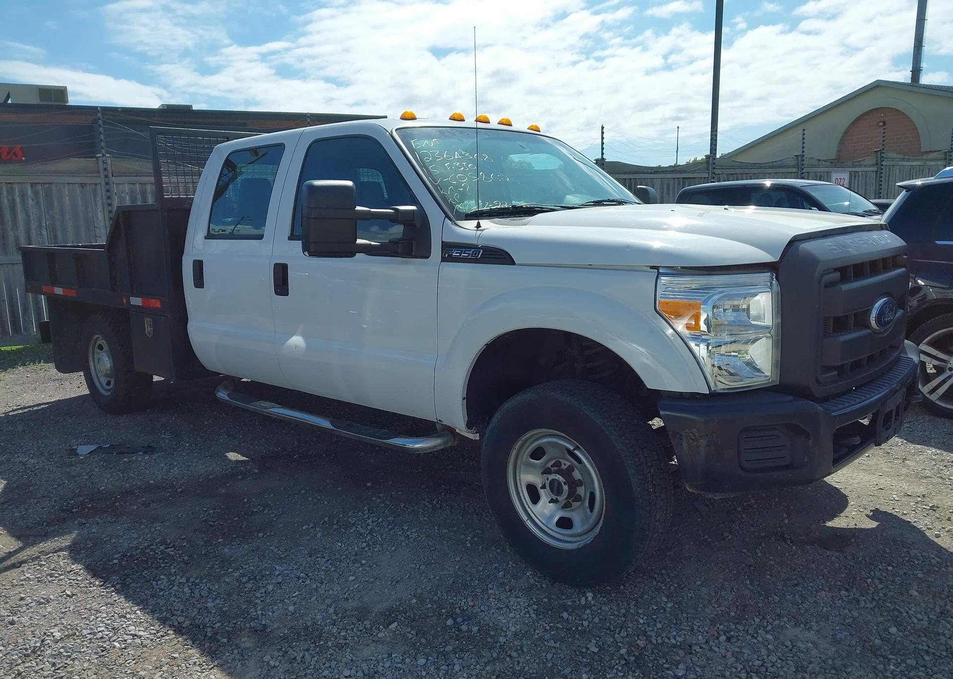 2015 FORD F-350 CHASSIS XL