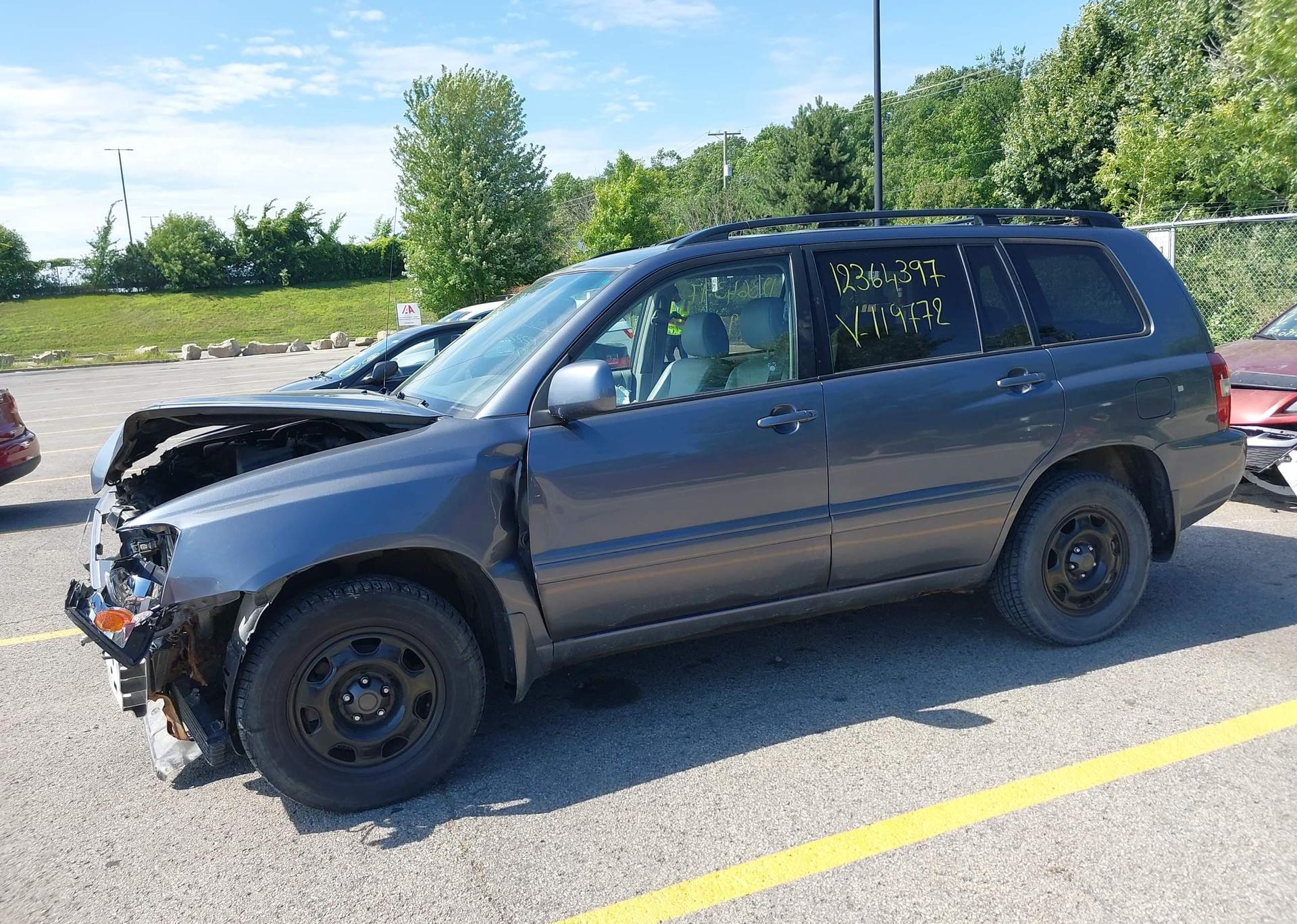 2005 TOYOTA HIGHLANDER LIMITED