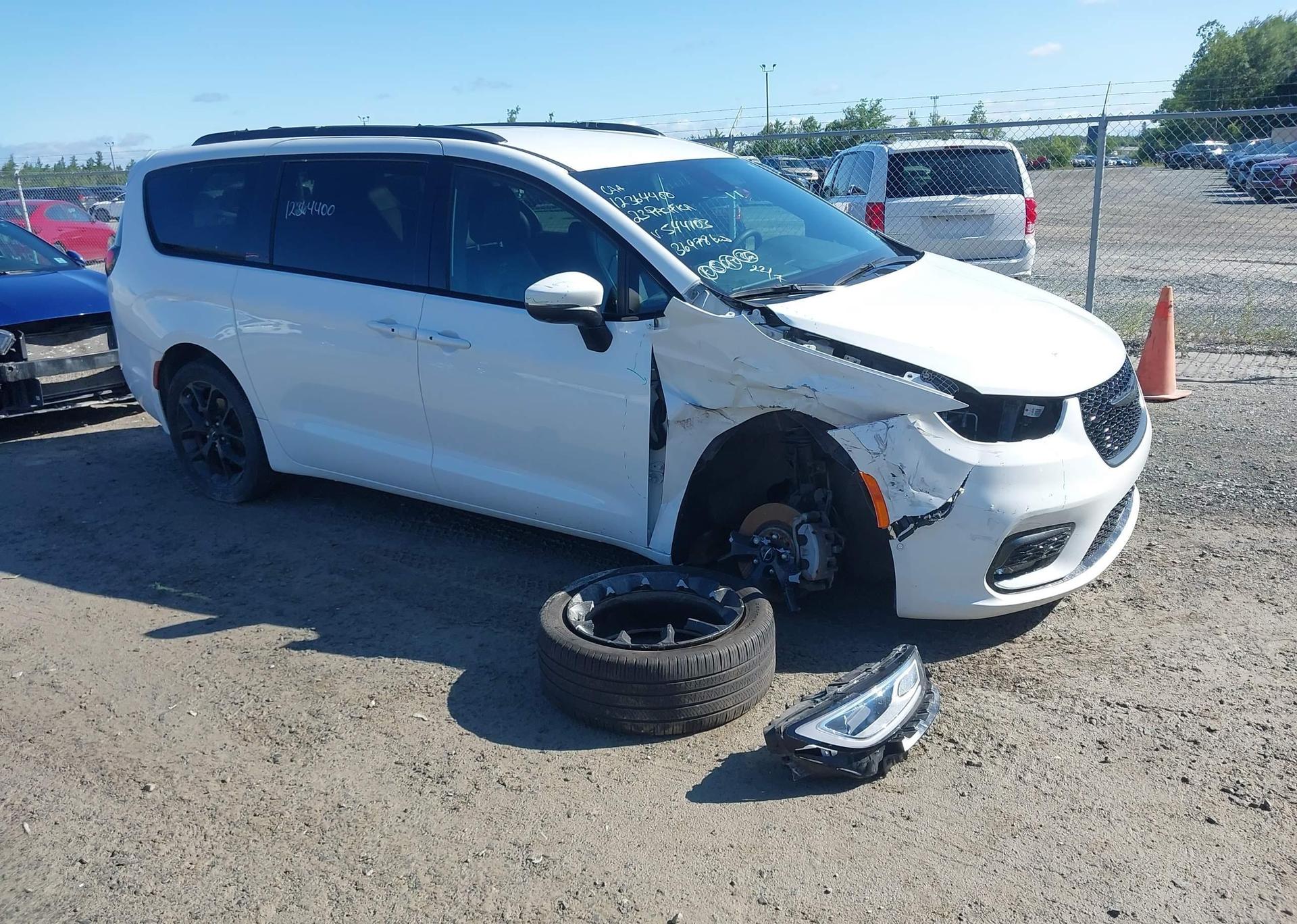 2023 CHRYSLER PACIFICA TOURING L AWD