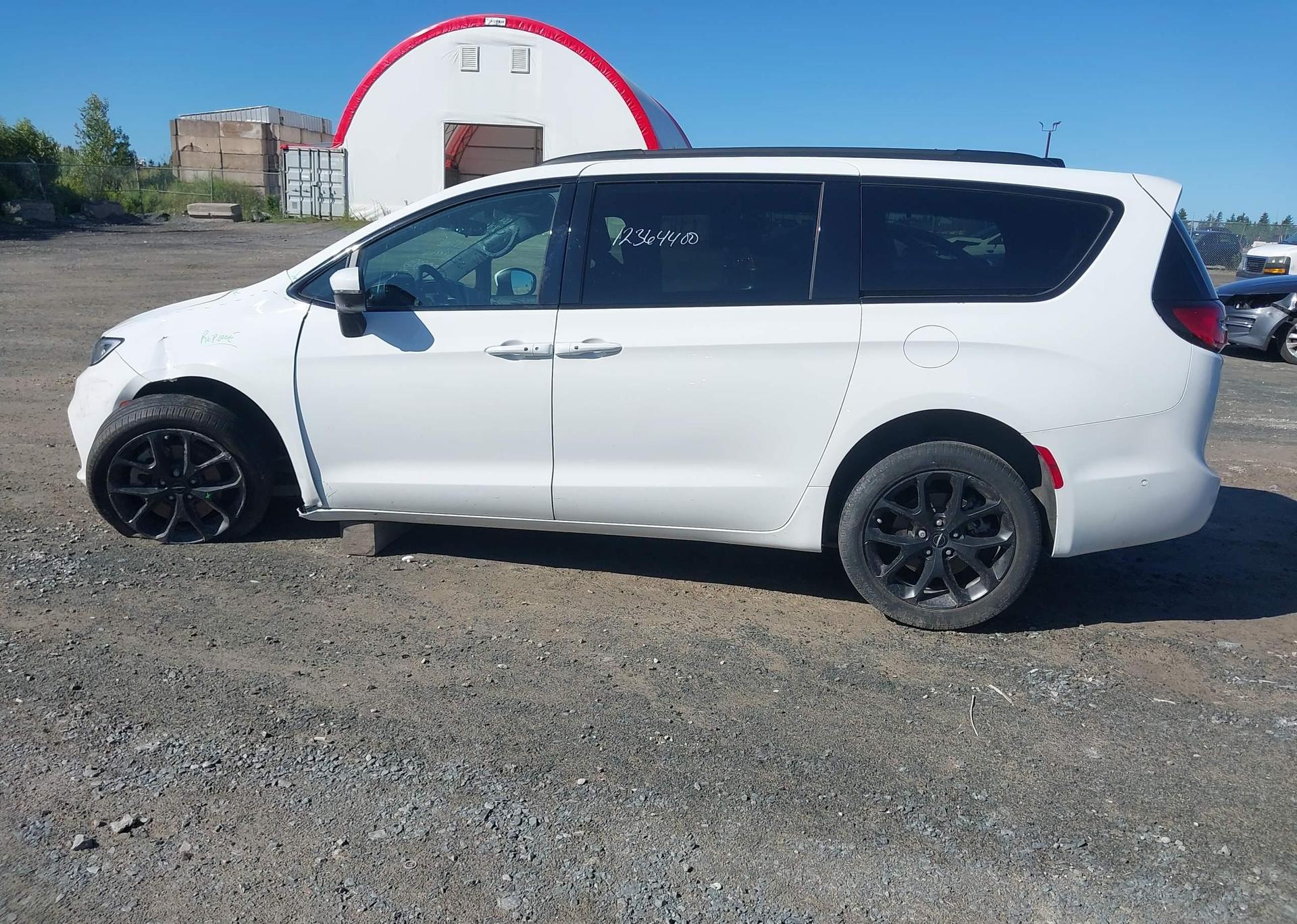 2023 CHRYSLER PACIFICA TOURING L AWD