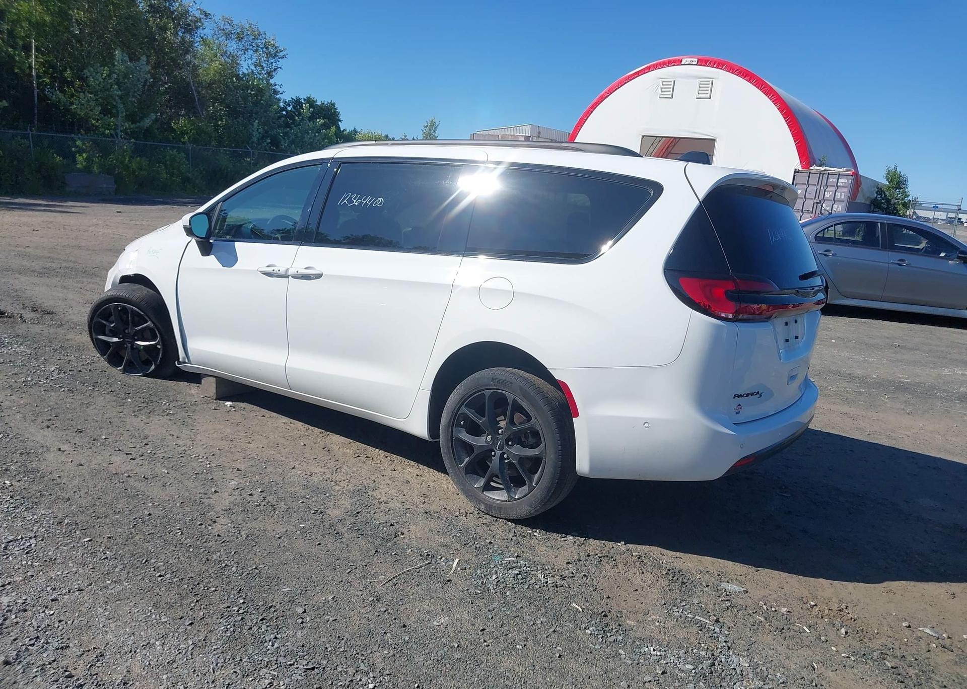 2023 CHRYSLER PACIFICA TOURING L AWD