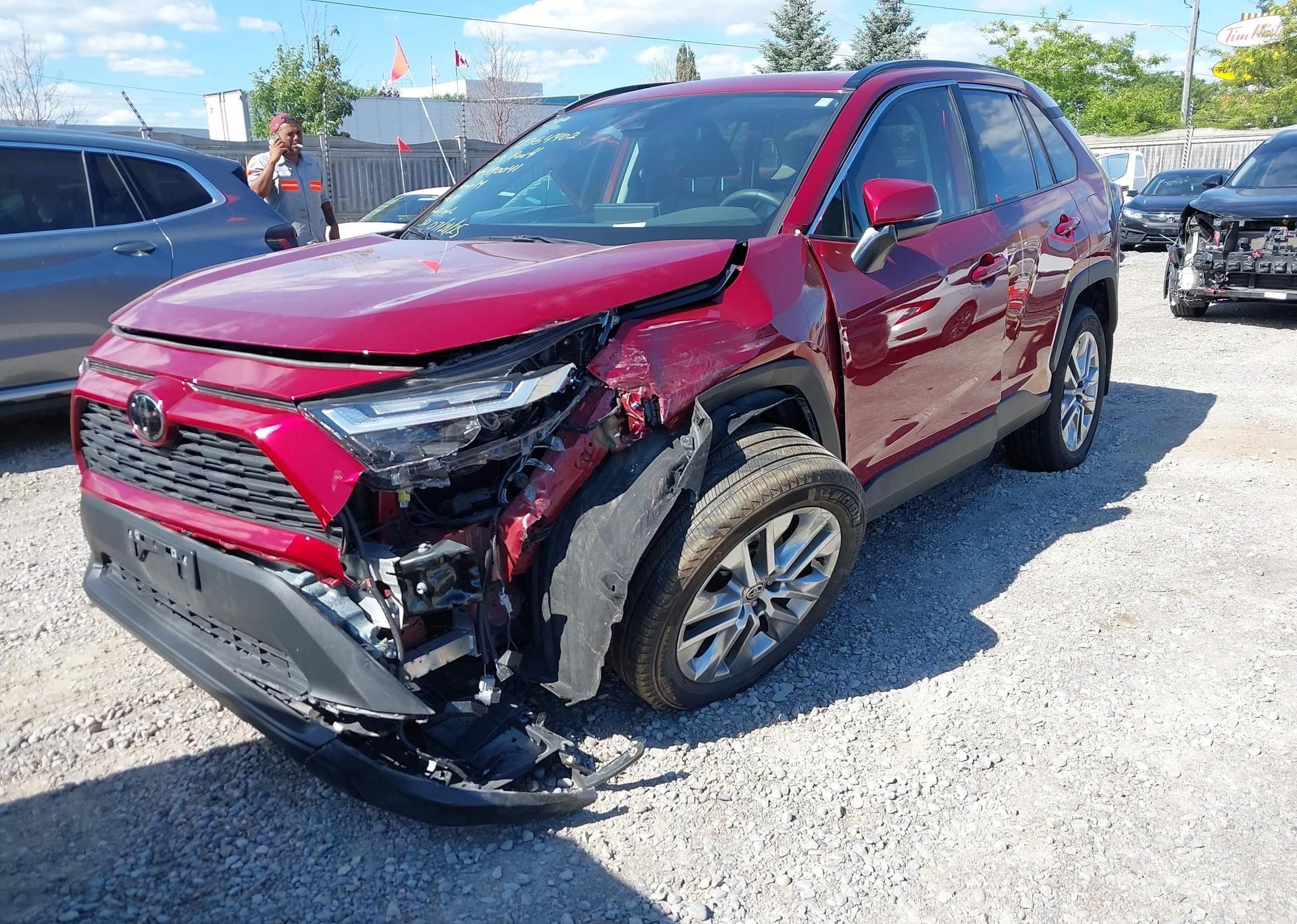2023 TOYOTA RAV4 XLE