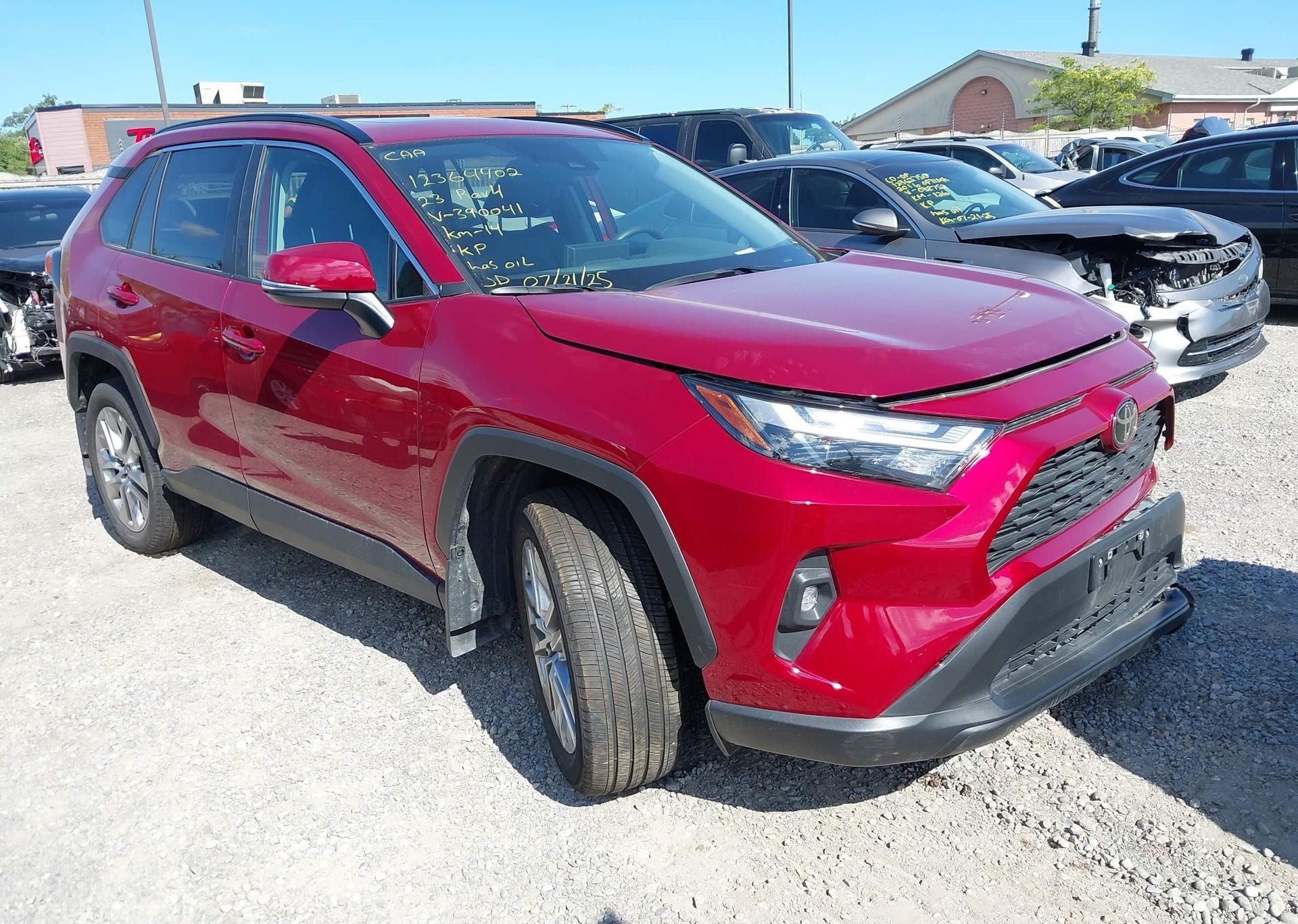 2023 TOYOTA RAV4 XLE