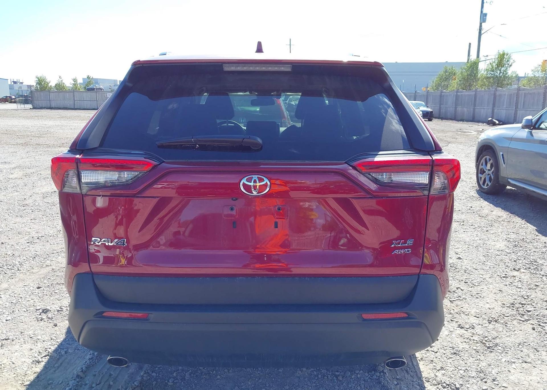 2023 TOYOTA RAV4 XLE