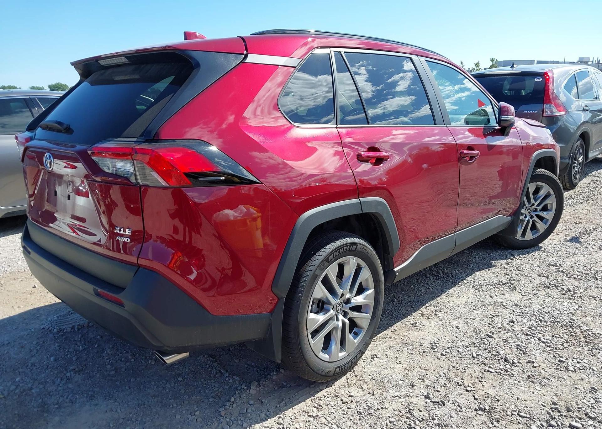 2023 TOYOTA RAV4 XLE
