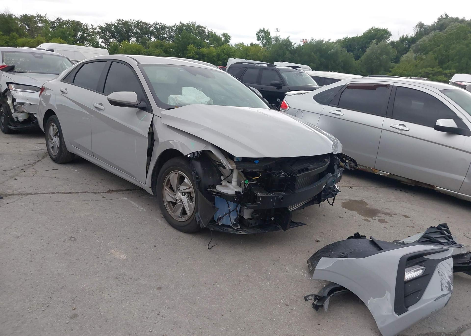 2024 HYUNDAI ELANTRA ESSENTIAL