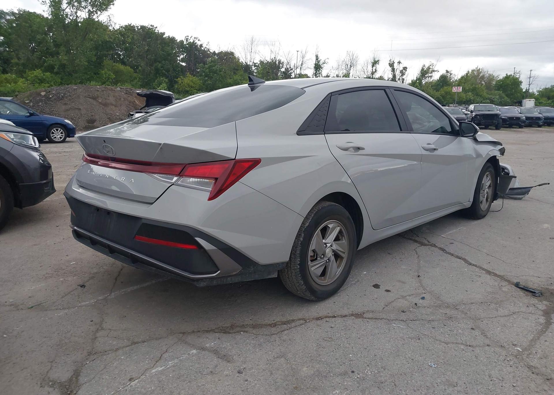 2024 HYUNDAI ELANTRA ESSENTIAL