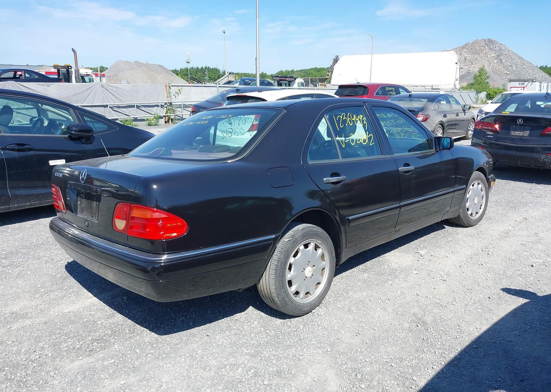 1996 MERCEDES-BENZ E 320