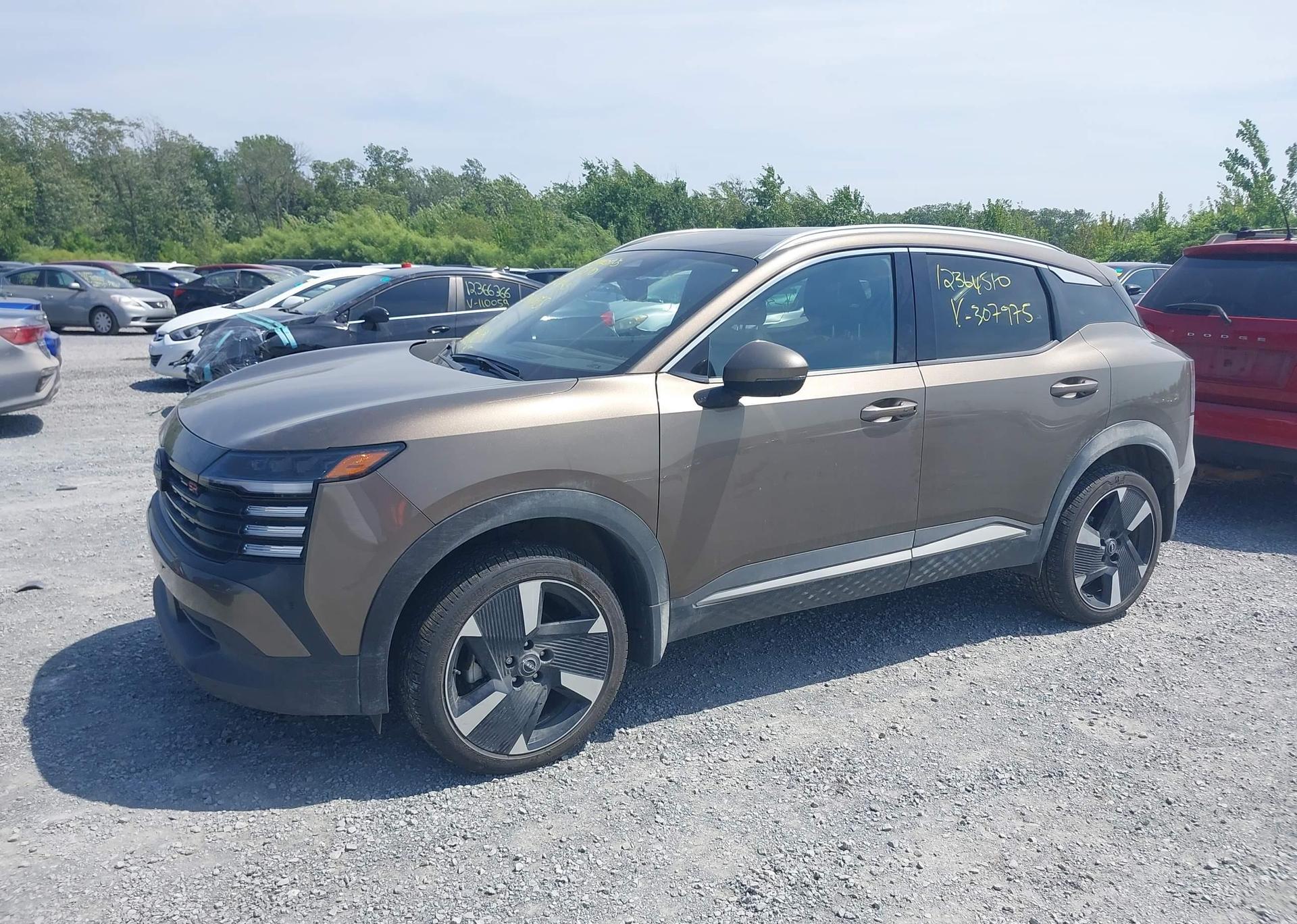 2025 NISSAN KICKS SR