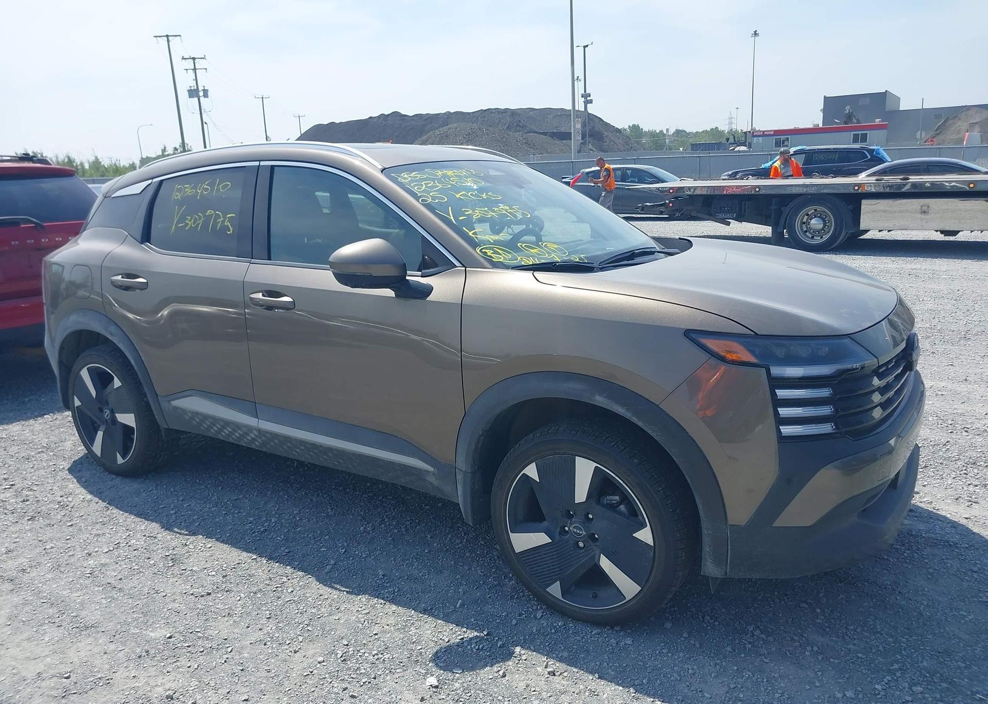 2025 NISSAN KICKS SR