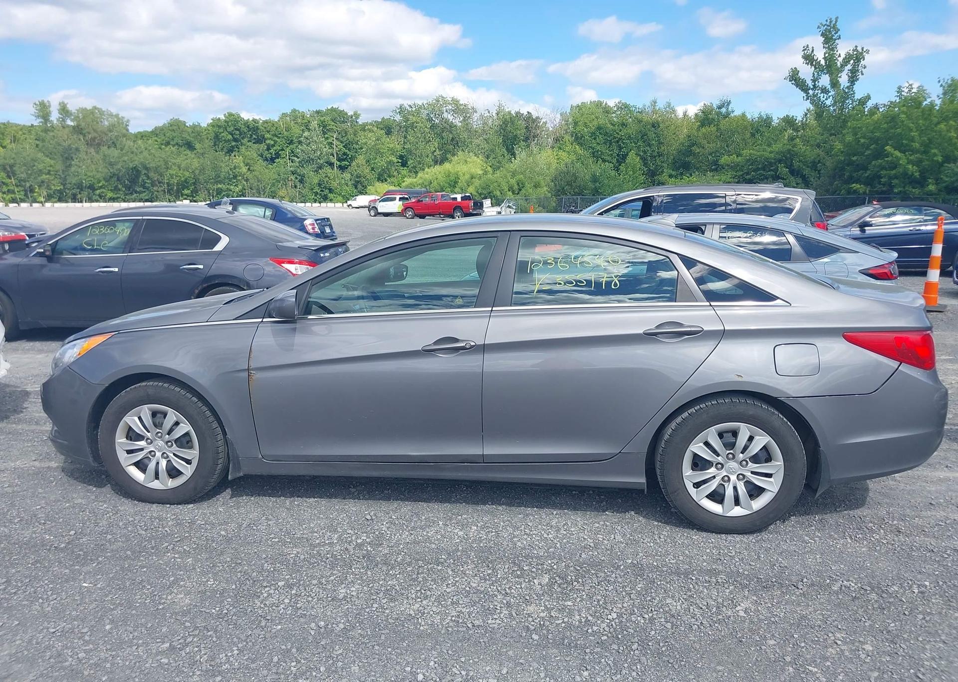2012 HYUNDAI SONATA GLS