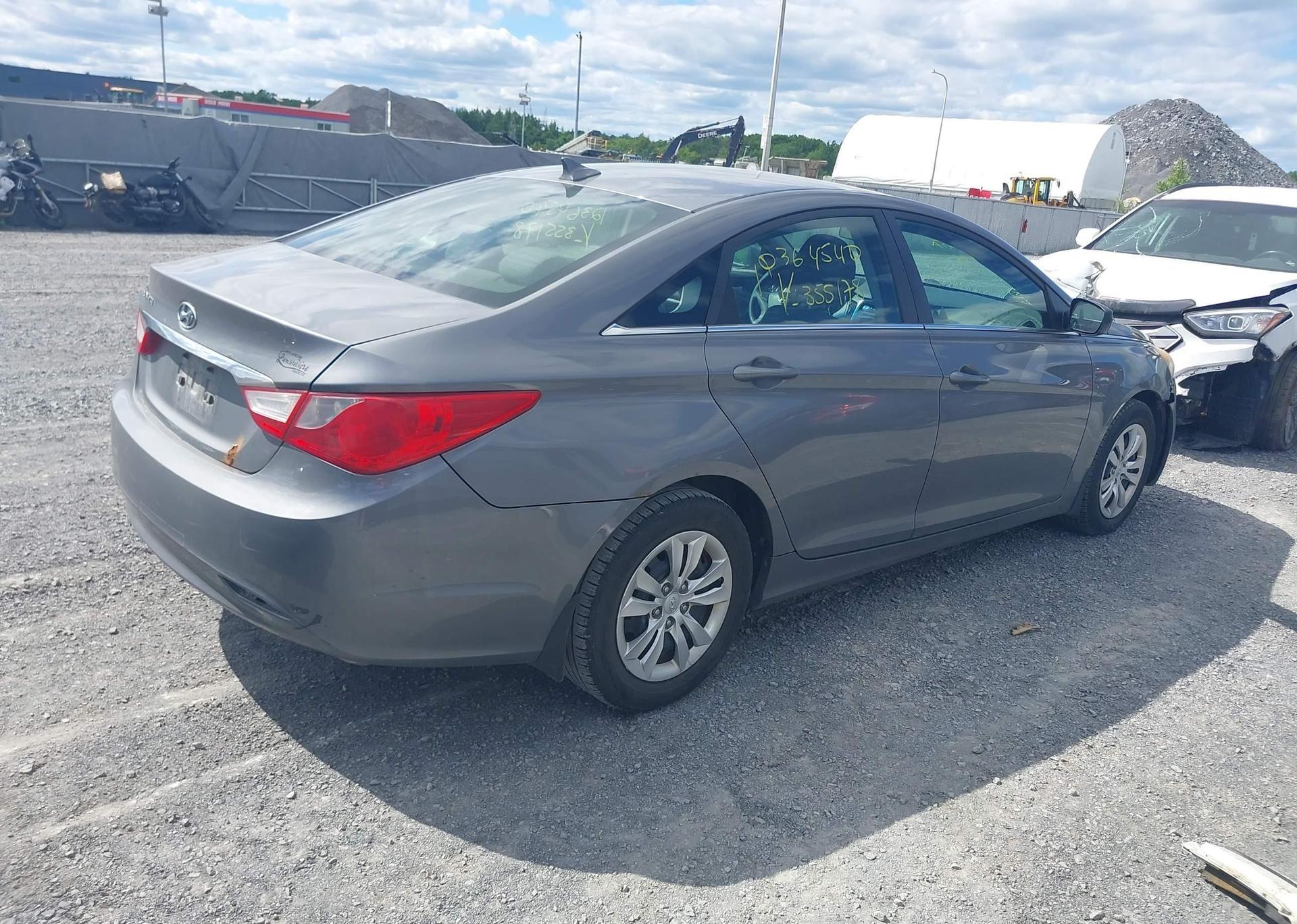 2012 HYUNDAI SONATA GLS