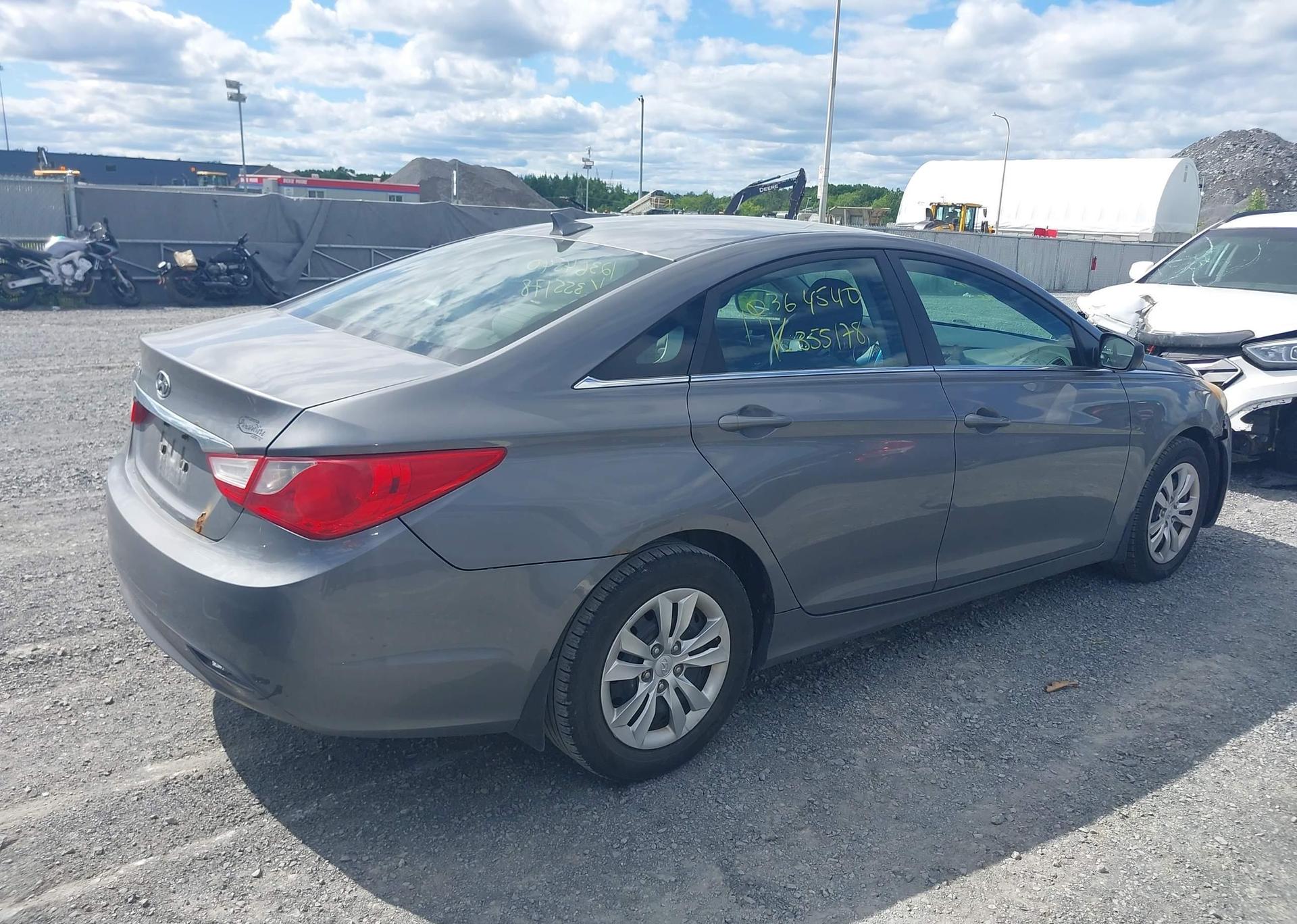 2012 HYUNDAI SONATA GLS