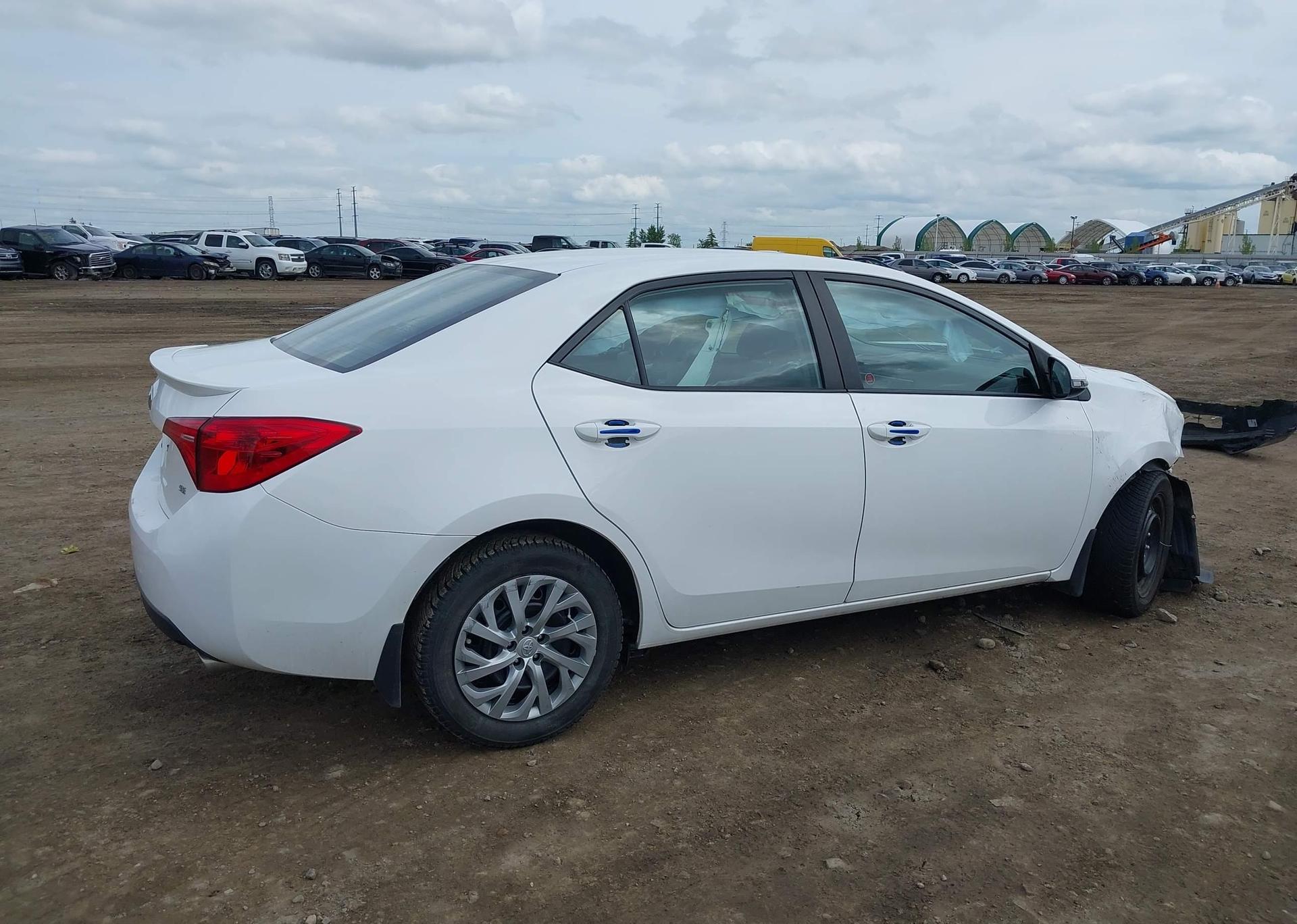 2019 TOYOTA COROLLA SE
