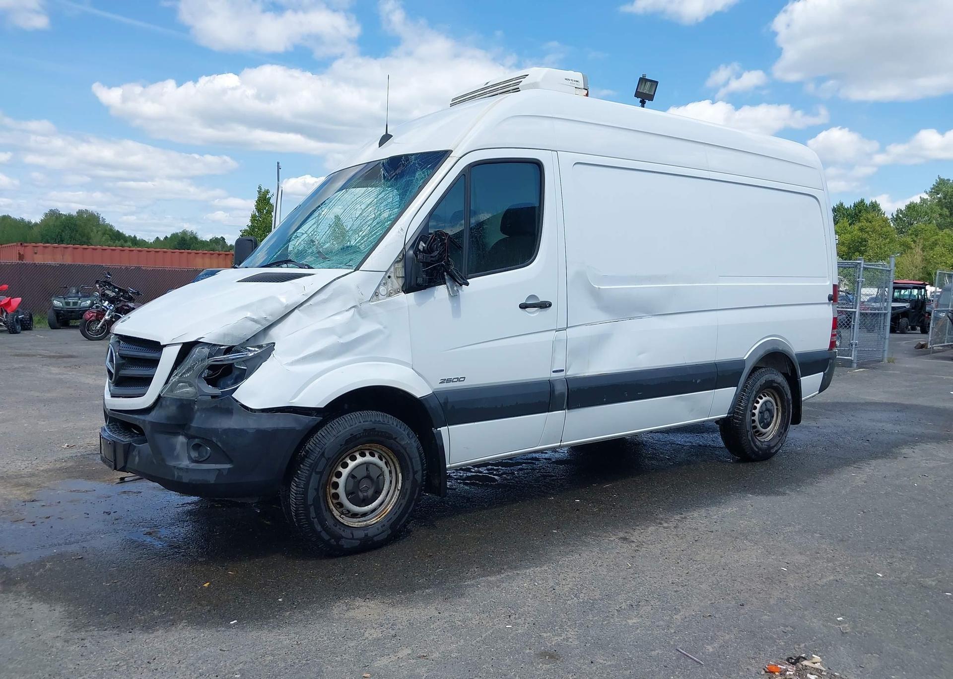 2015 MERCEDES-BENZ SPRINTER 2500 STANDARD ROOF