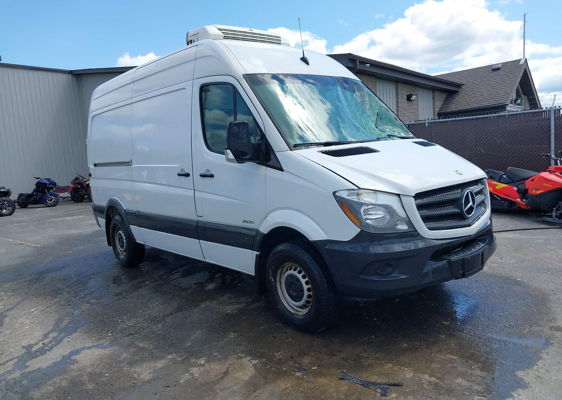 2015 MERCEDES-BENZ SPRINTER 2500 STANDARD ROOF