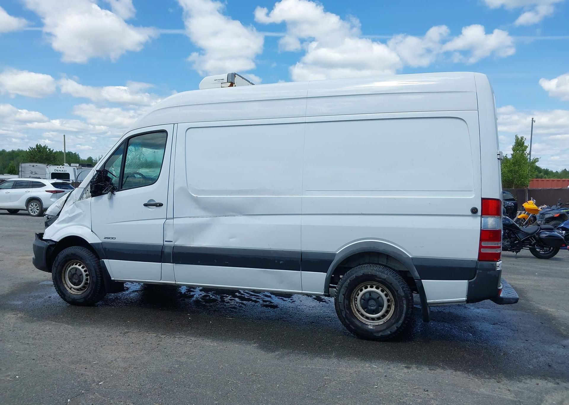 2015 MERCEDES-BENZ SPRINTER 2500 STANDARD ROOF