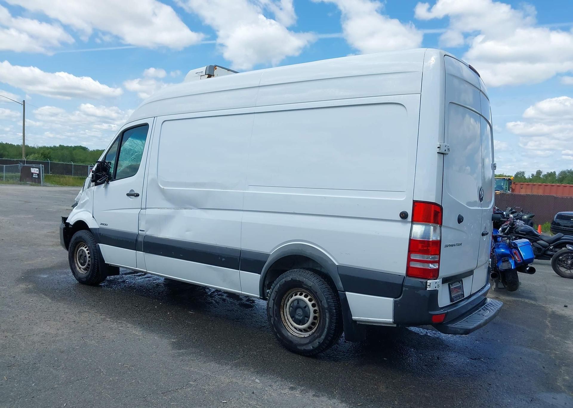 2015 MERCEDES-BENZ SPRINTER 2500 STANDARD ROOF
