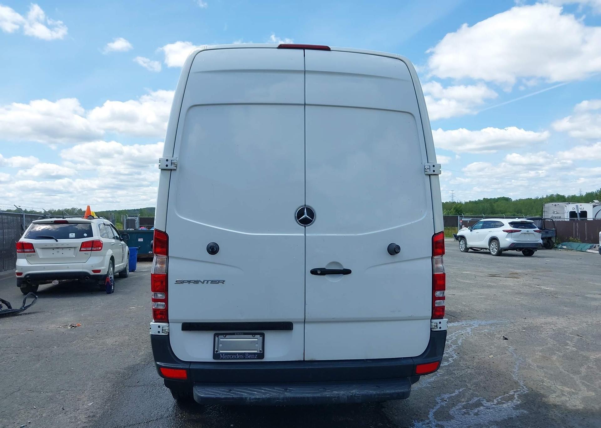 2015 MERCEDES-BENZ SPRINTER 2500 STANDARD ROOF