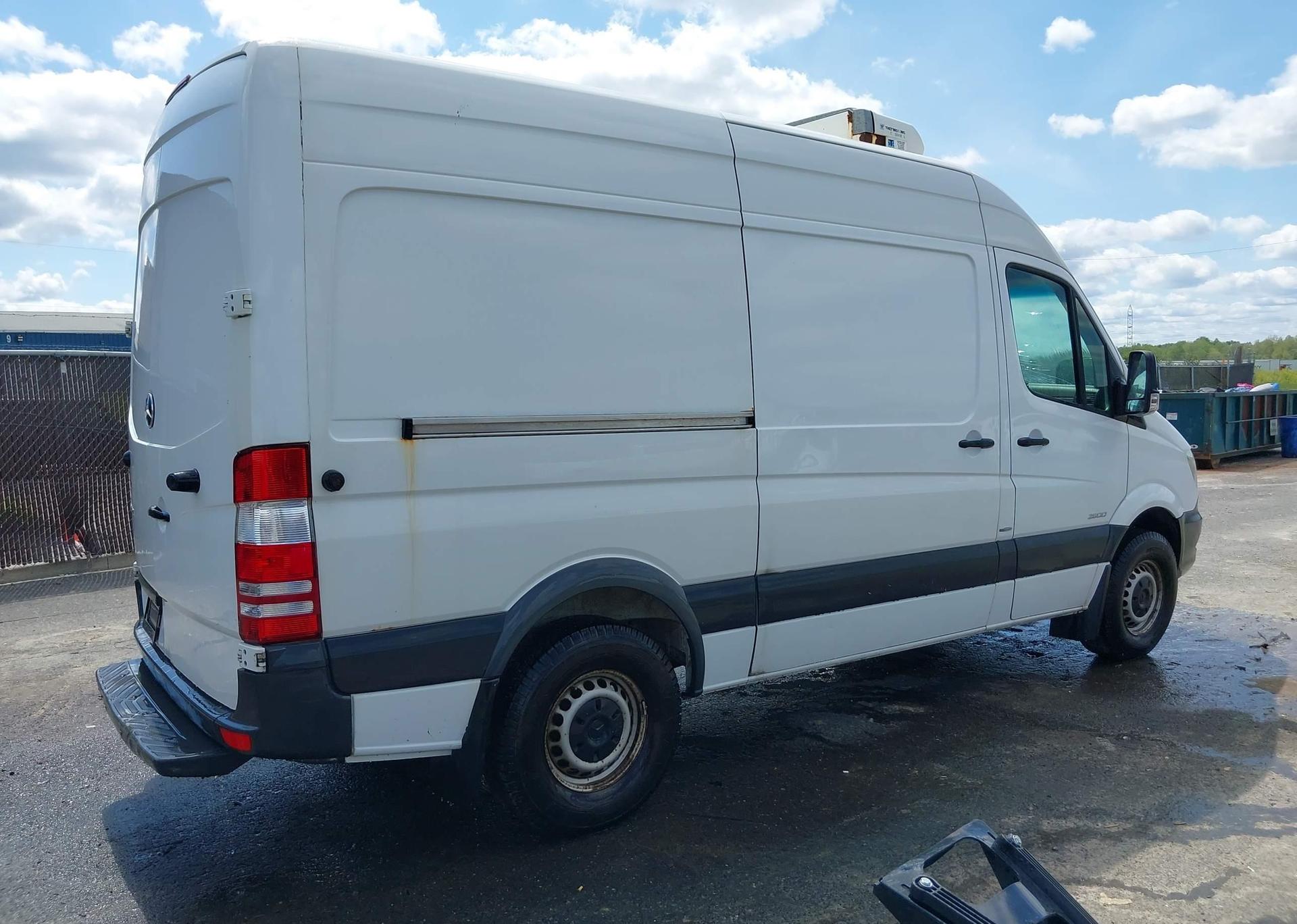 2015 MERCEDES-BENZ SPRINTER 2500 STANDARD ROOF