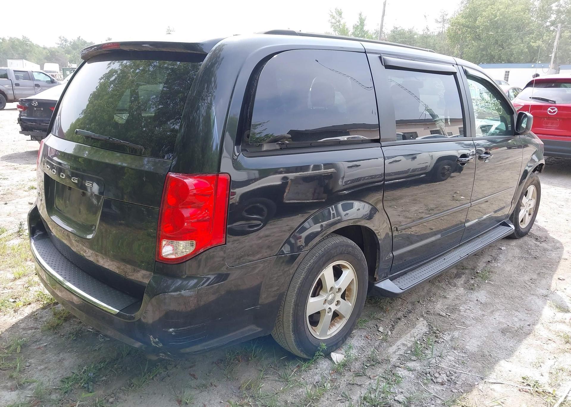 2012 DODGE GRAND CARAVAN SE
