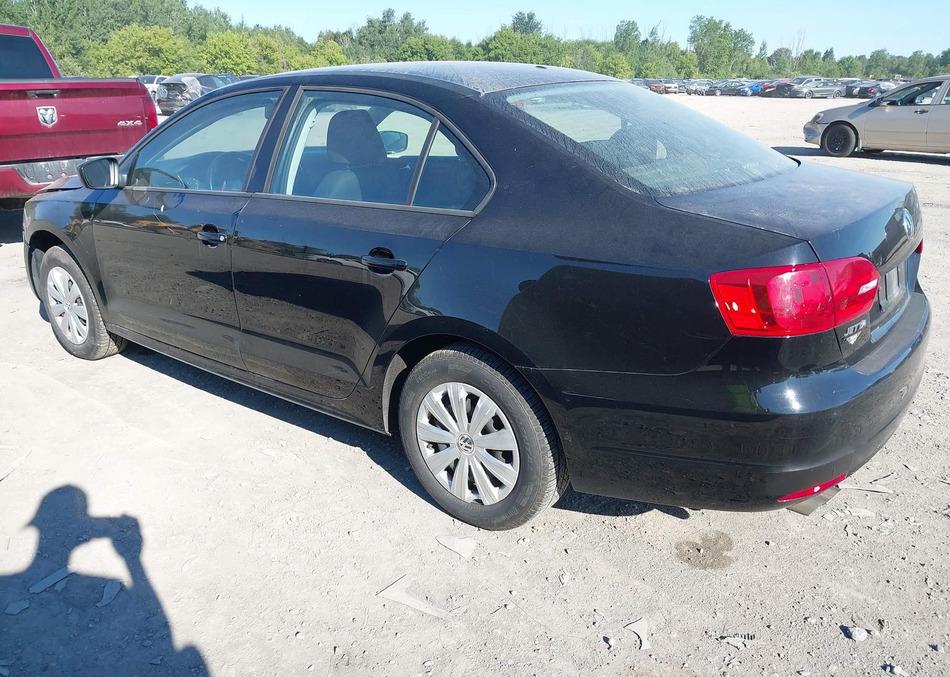 2013 VOLKSWAGEN JETTA 2.0L TRENDLINE