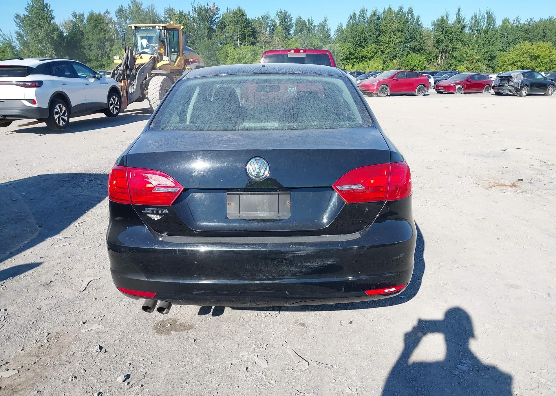 2013 VOLKSWAGEN JETTA 2.0L TRENDLINE