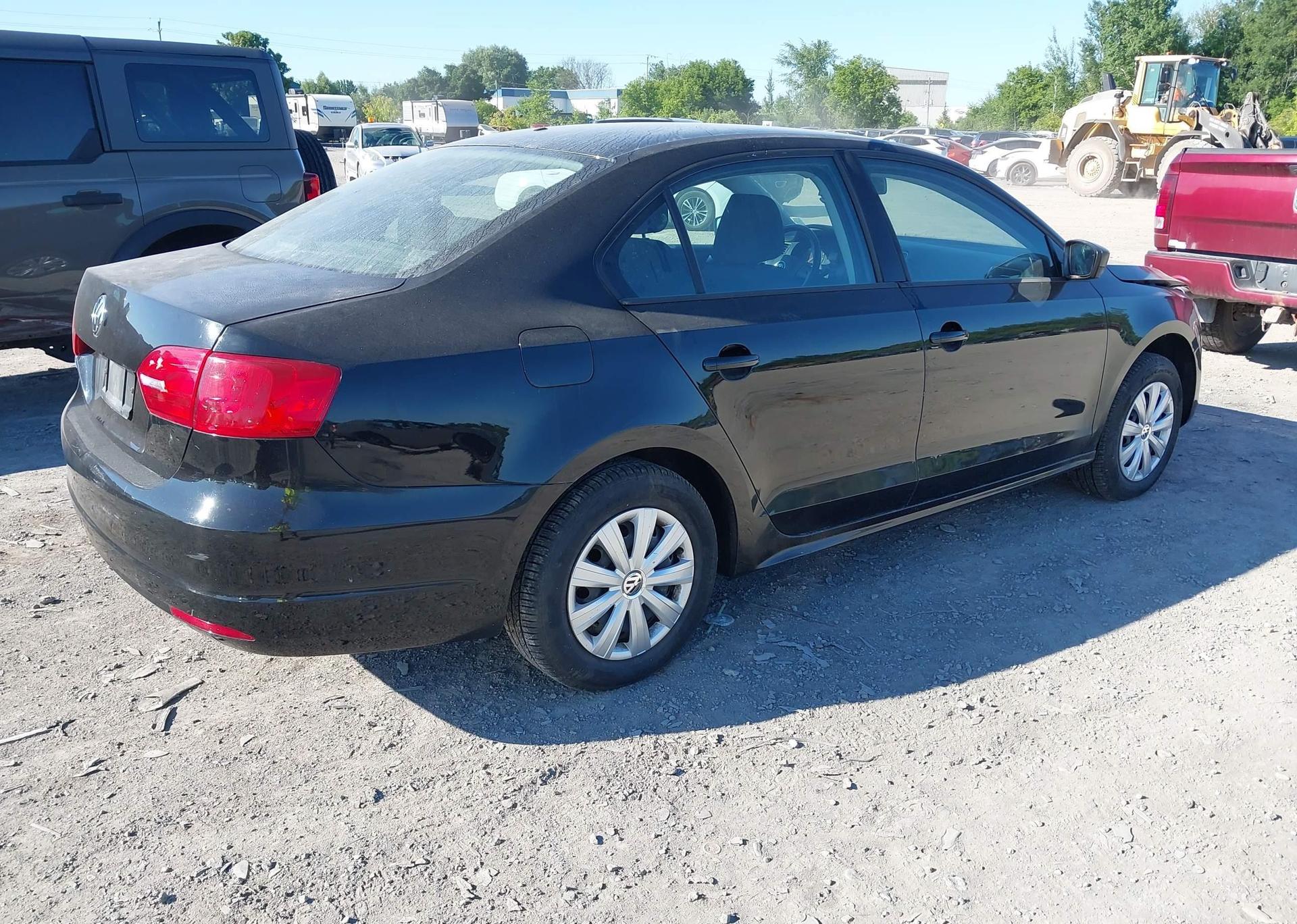 2013 VOLKSWAGEN JETTA 2.0L TRENDLINE