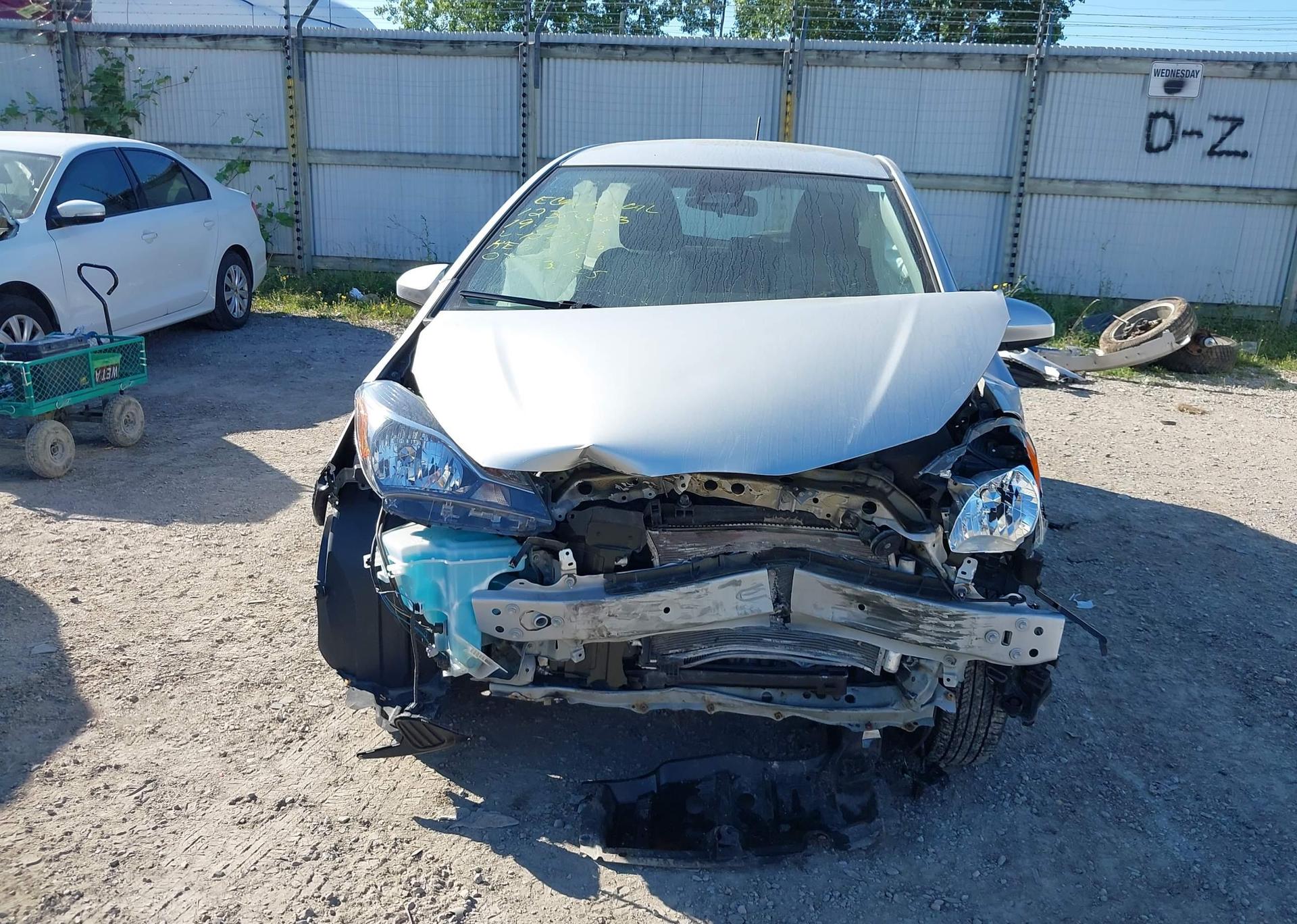 2019 TOYOTA YARIS LE