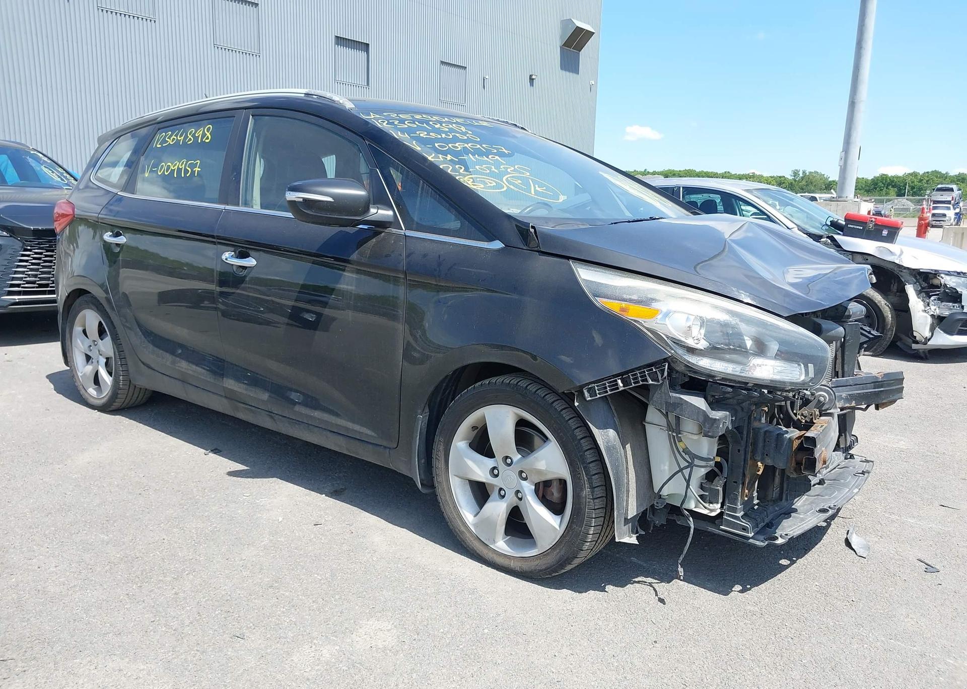 2014 KIA RONDO