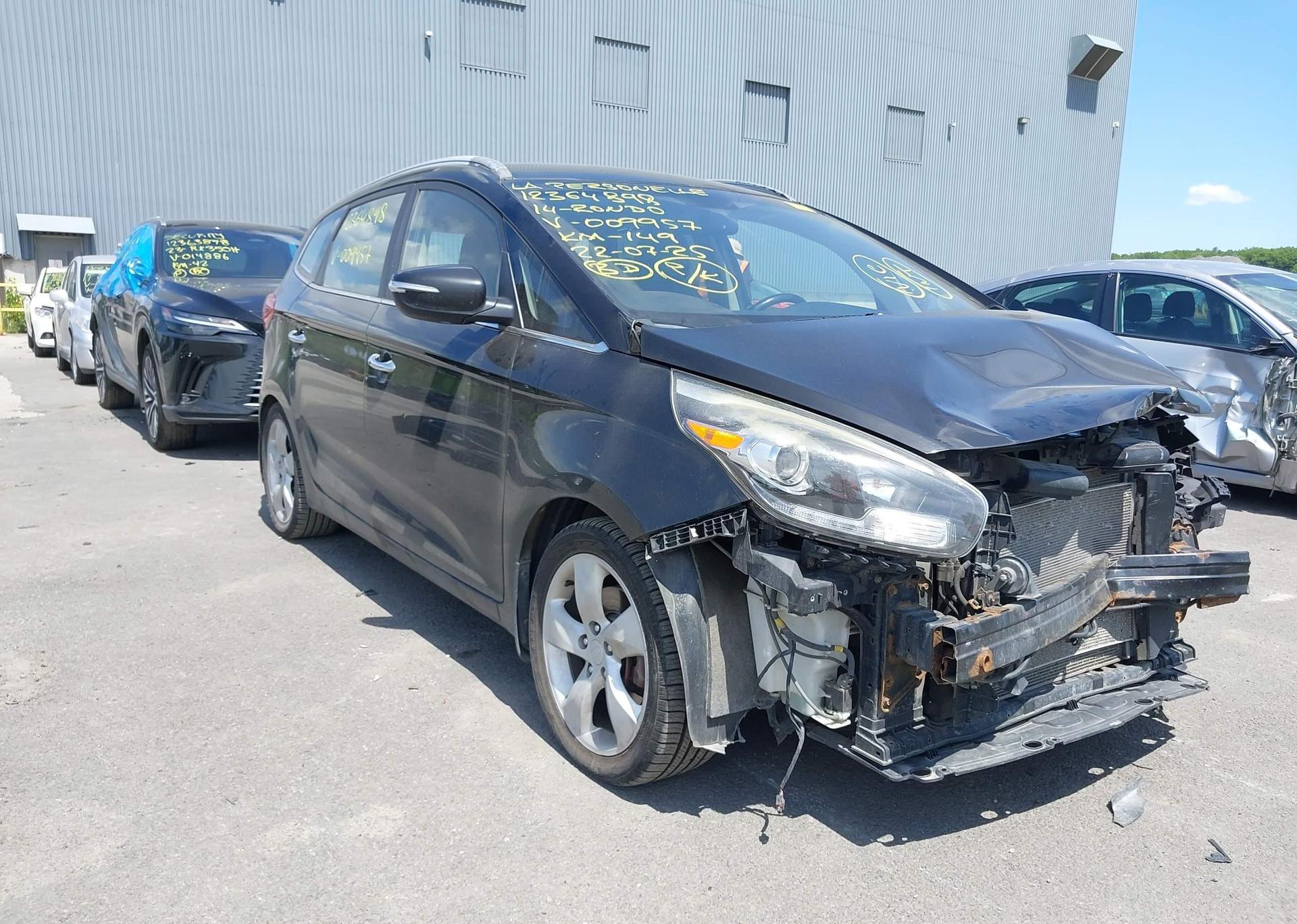2014 KIA RONDO