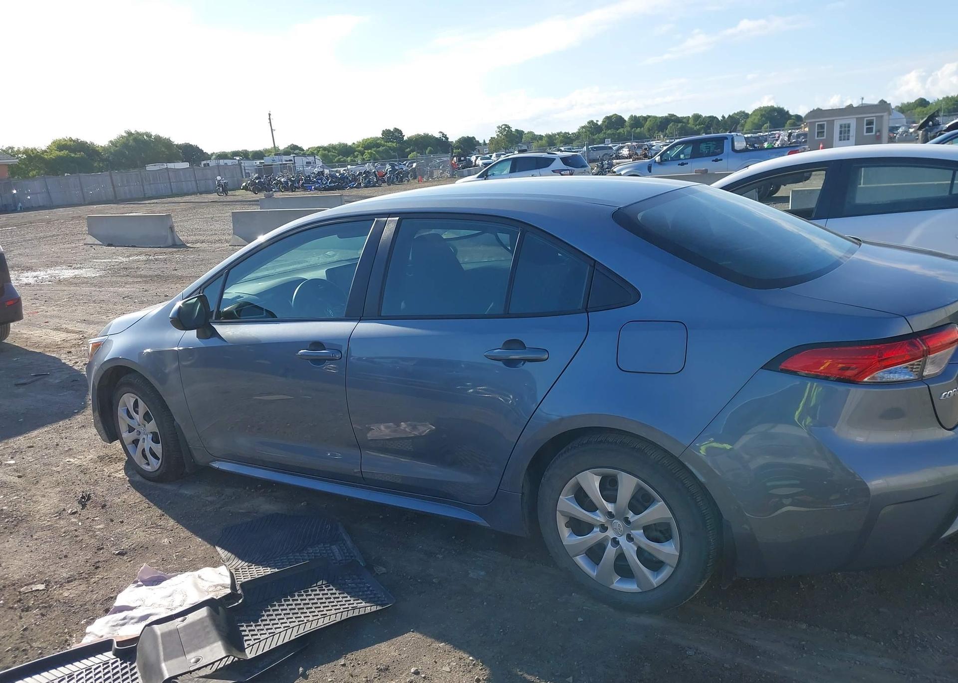 2022 TOYOTA COROLLA LE