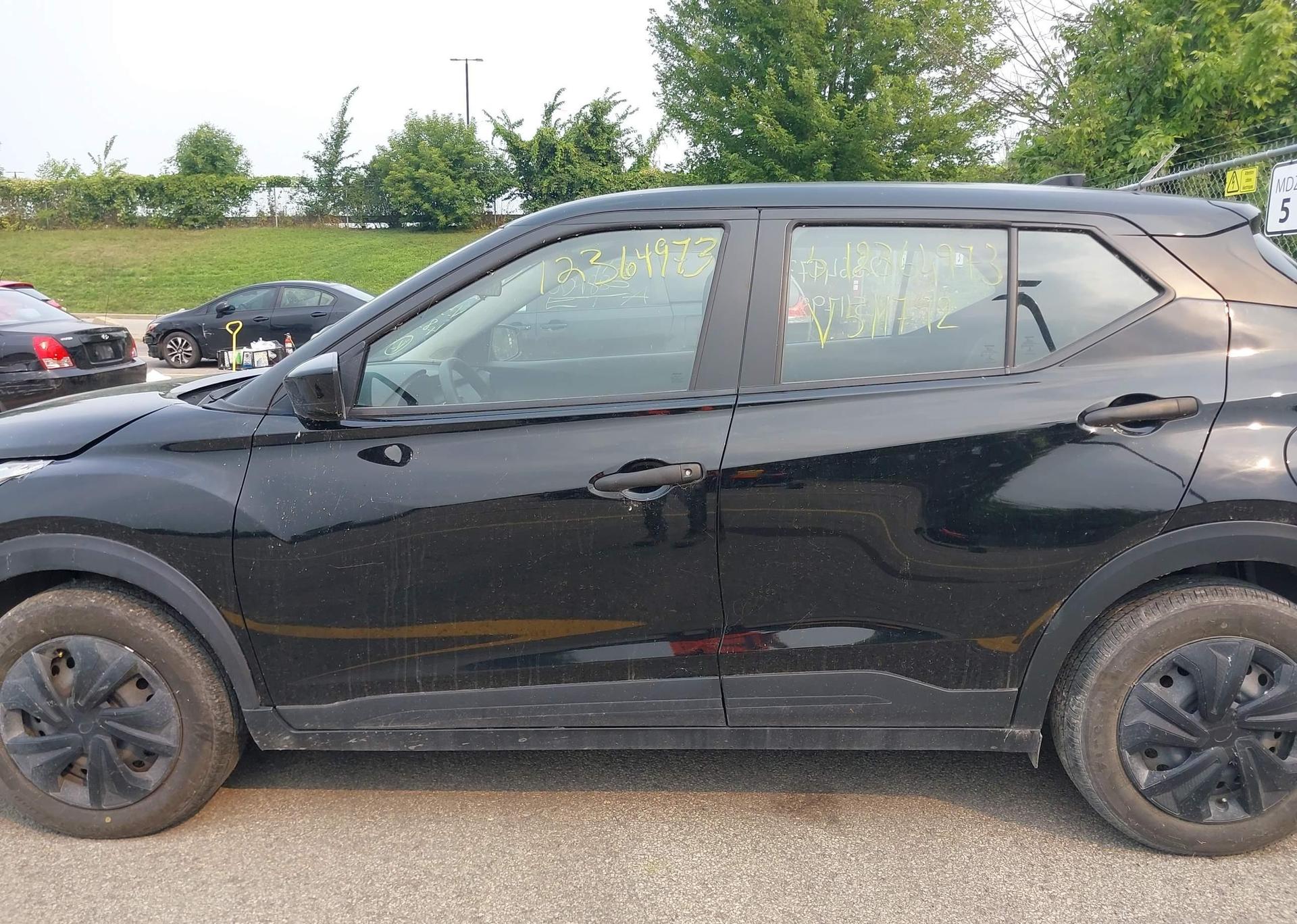 2022 NISSAN KICKS S