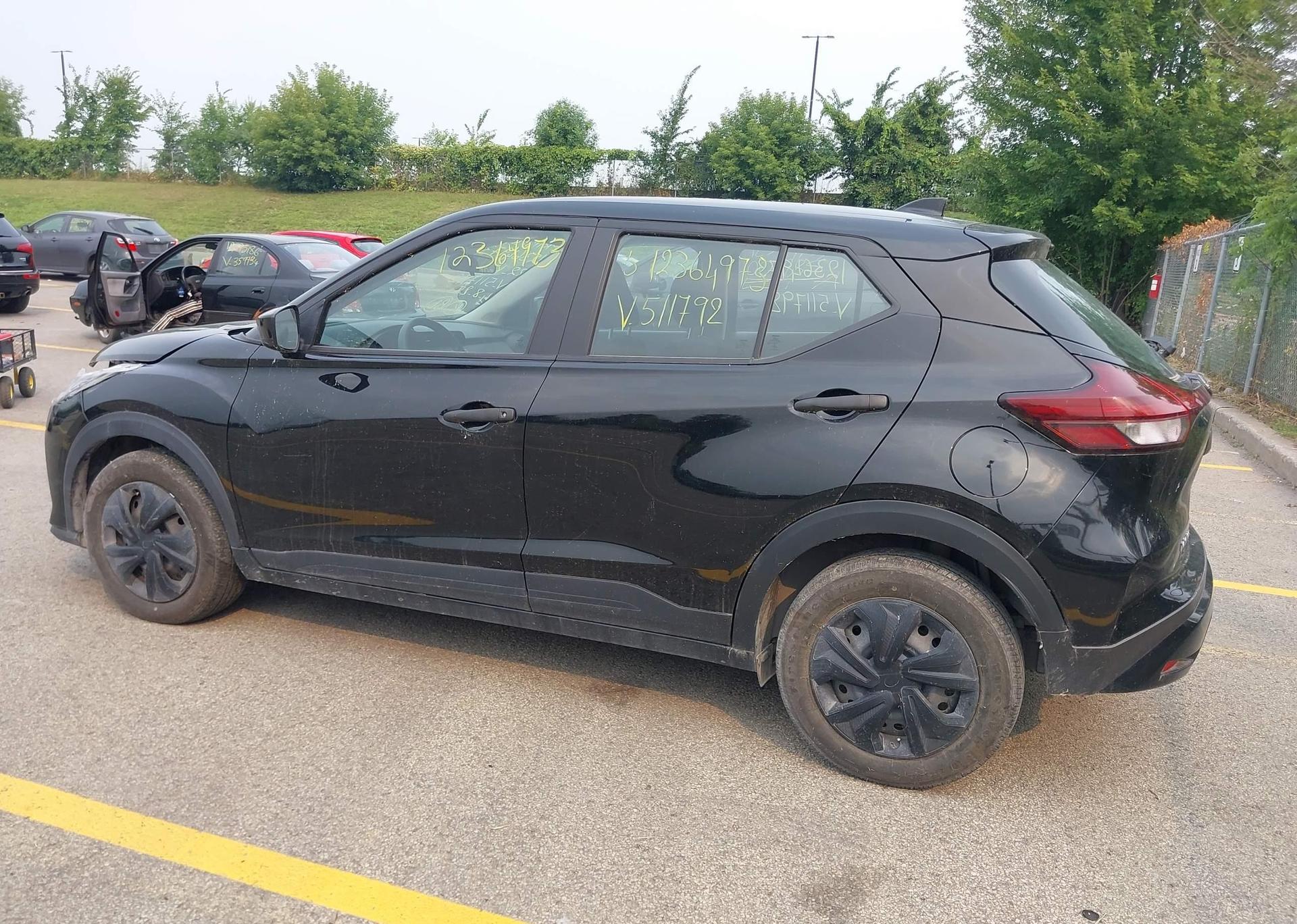 2022 NISSAN KICKS S