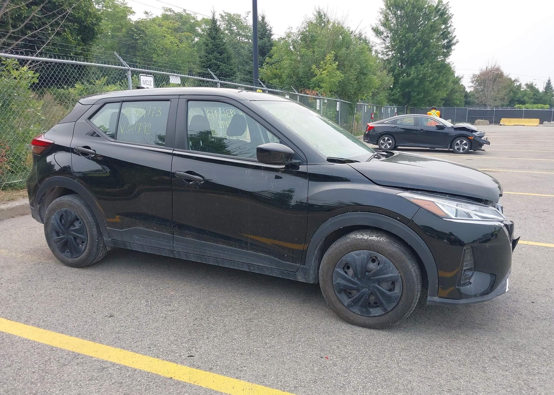 2022 NISSAN KICKS S