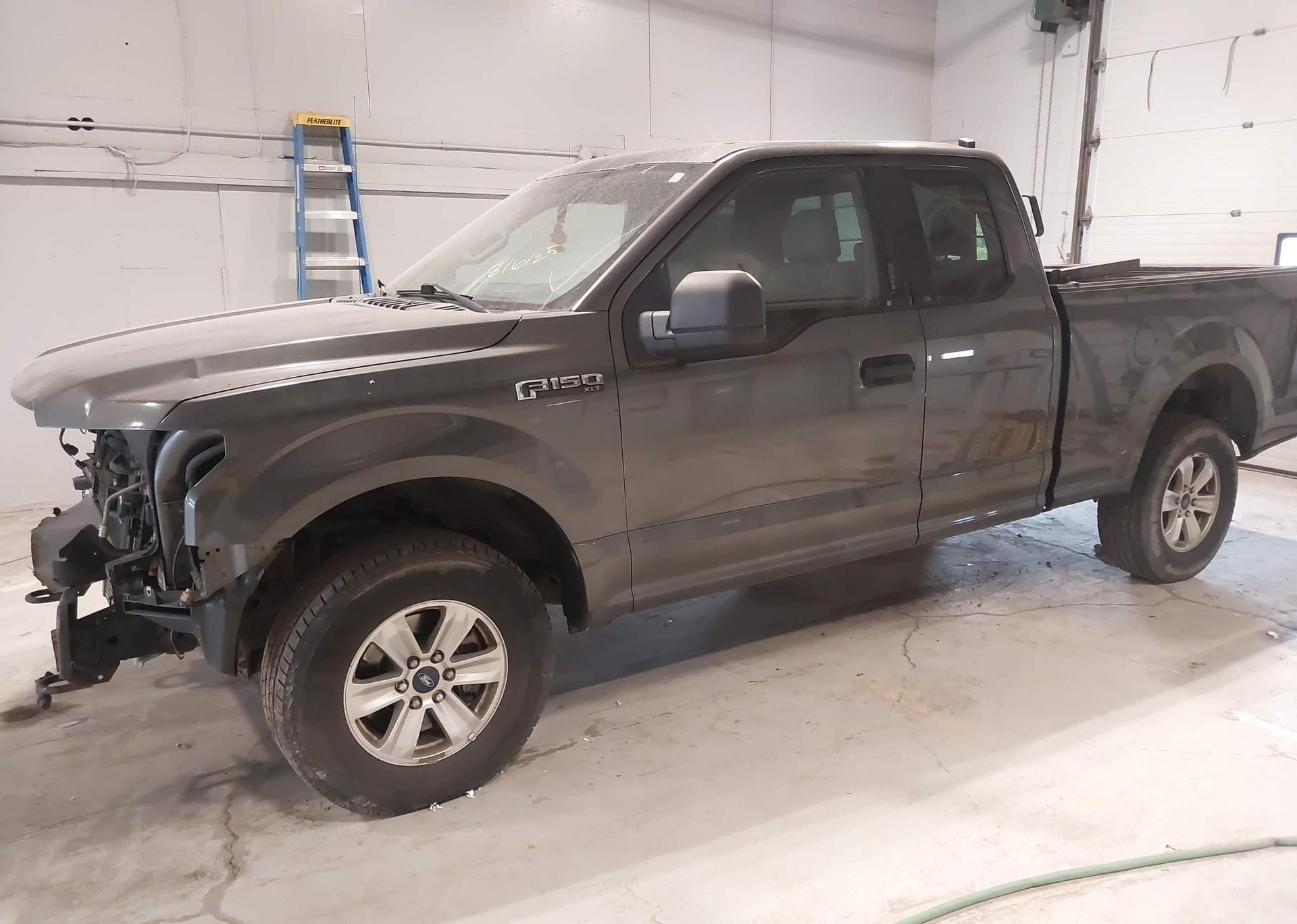 2015 FORD F-150 XLT