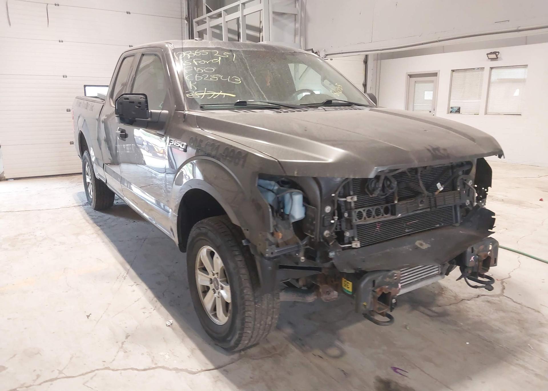 2015 FORD F-150 XLT