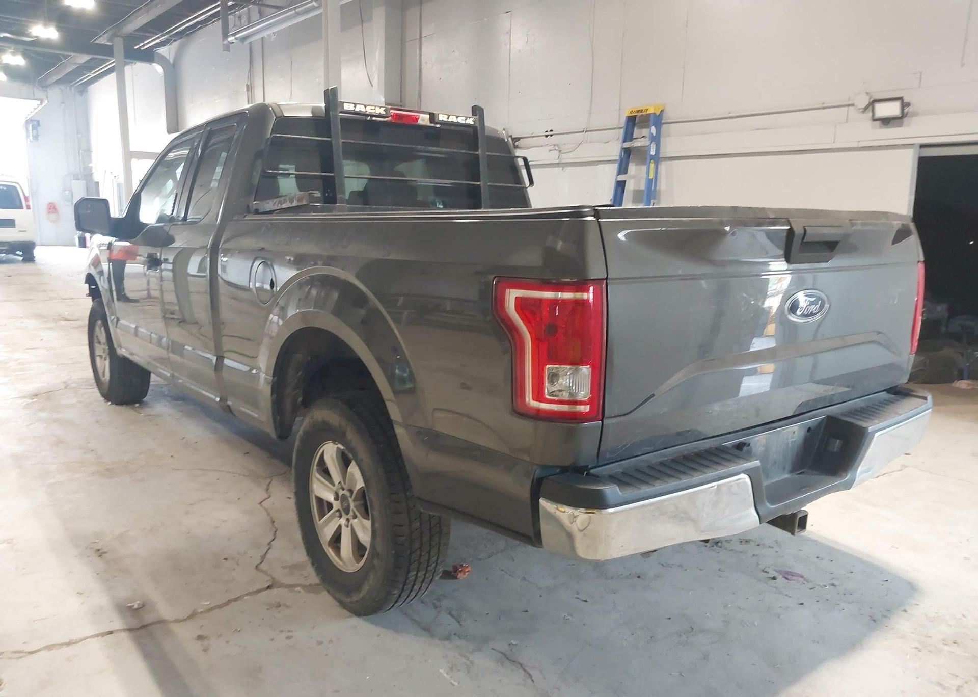2015 FORD F-150 XLT