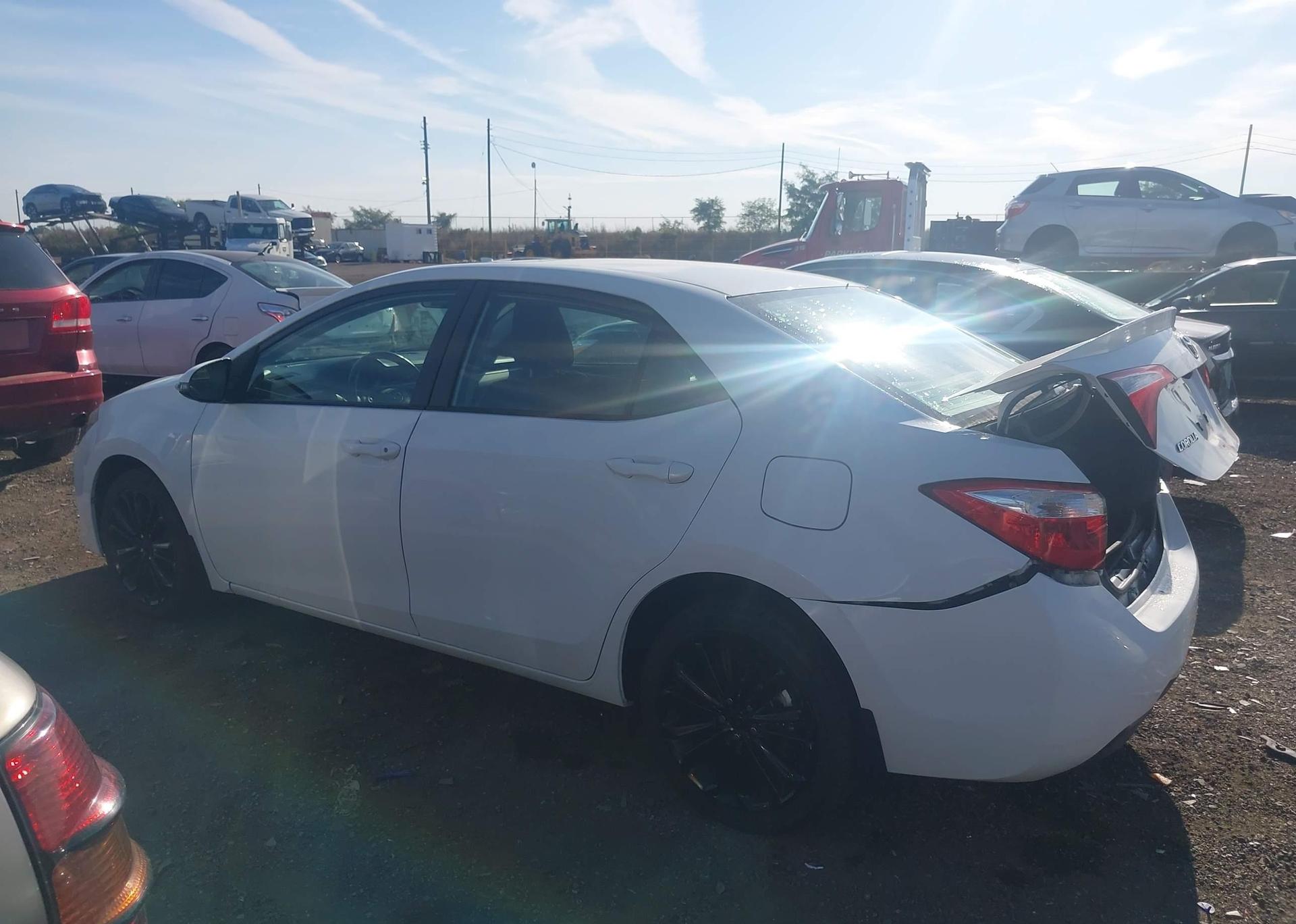 2015 TOYOTA COROLLA