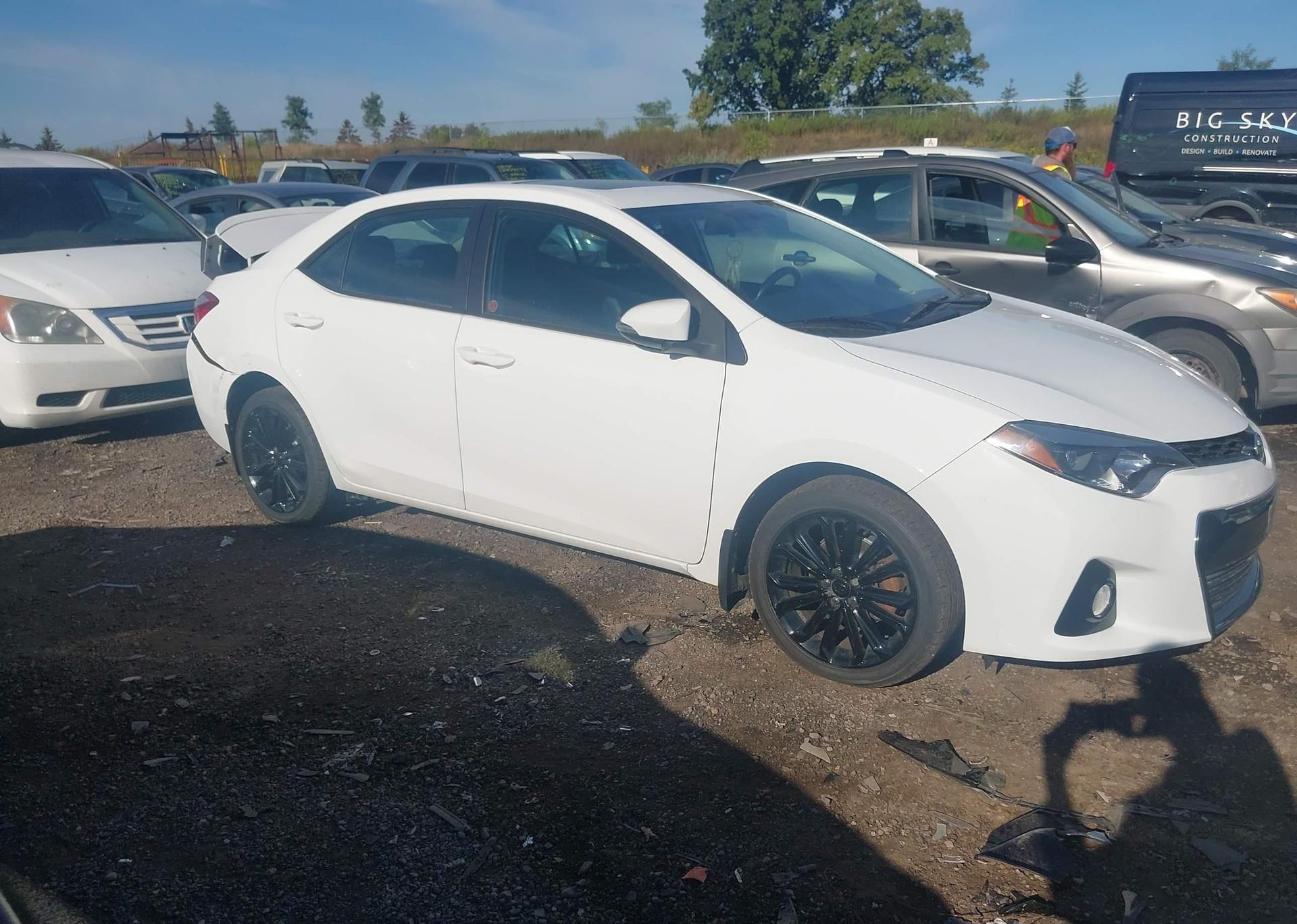 2015 TOYOTA COROLLA